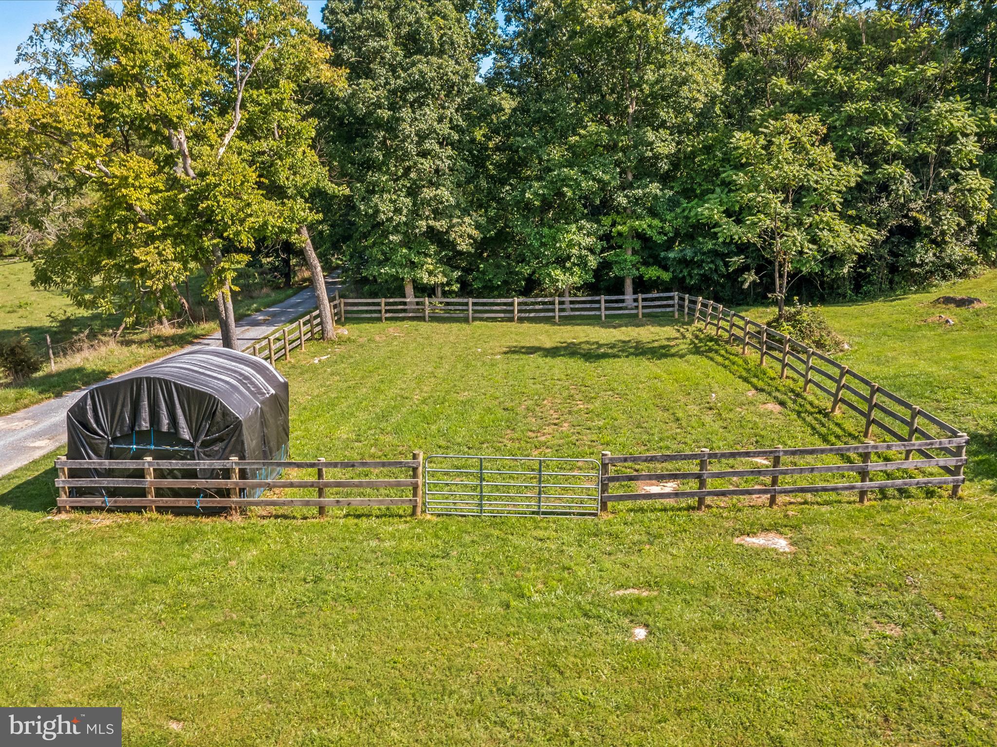 PEMBROKE GROVE - Residential