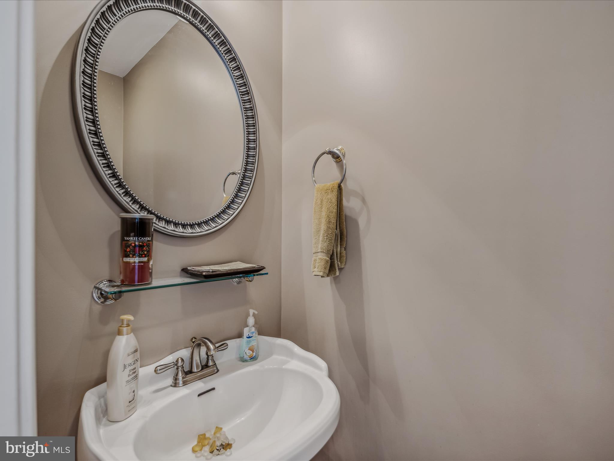 PEMBROKE GROVE - Residential