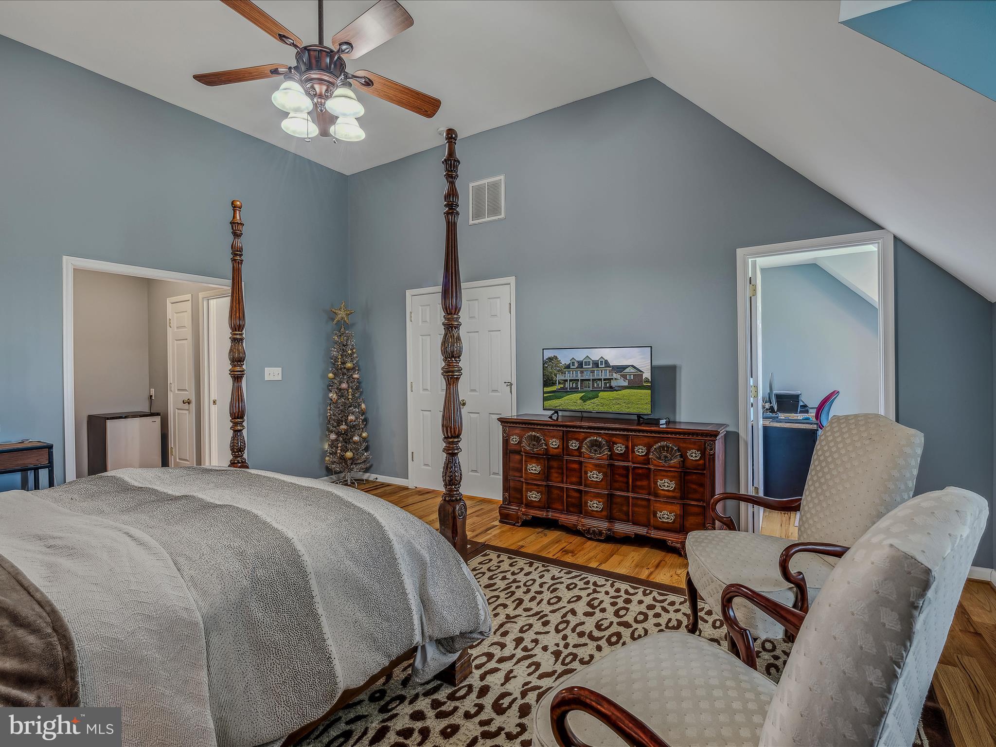 PEMBROKE GROVE - Residential