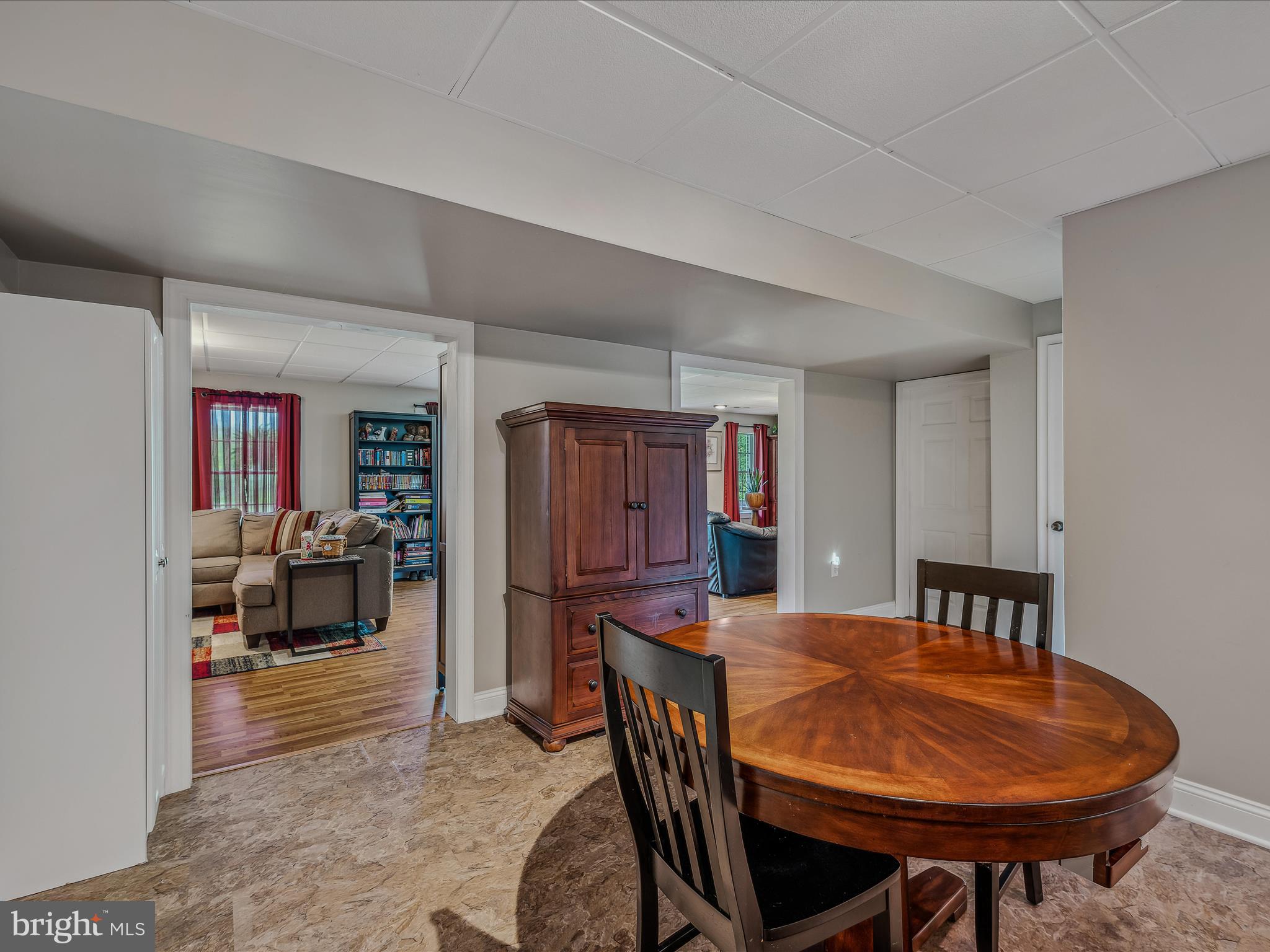 PEMBROKE GROVE - Residential