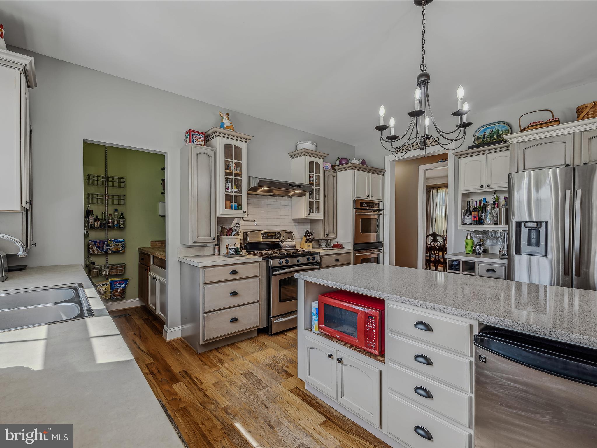 PEMBROKE GROVE - Residential