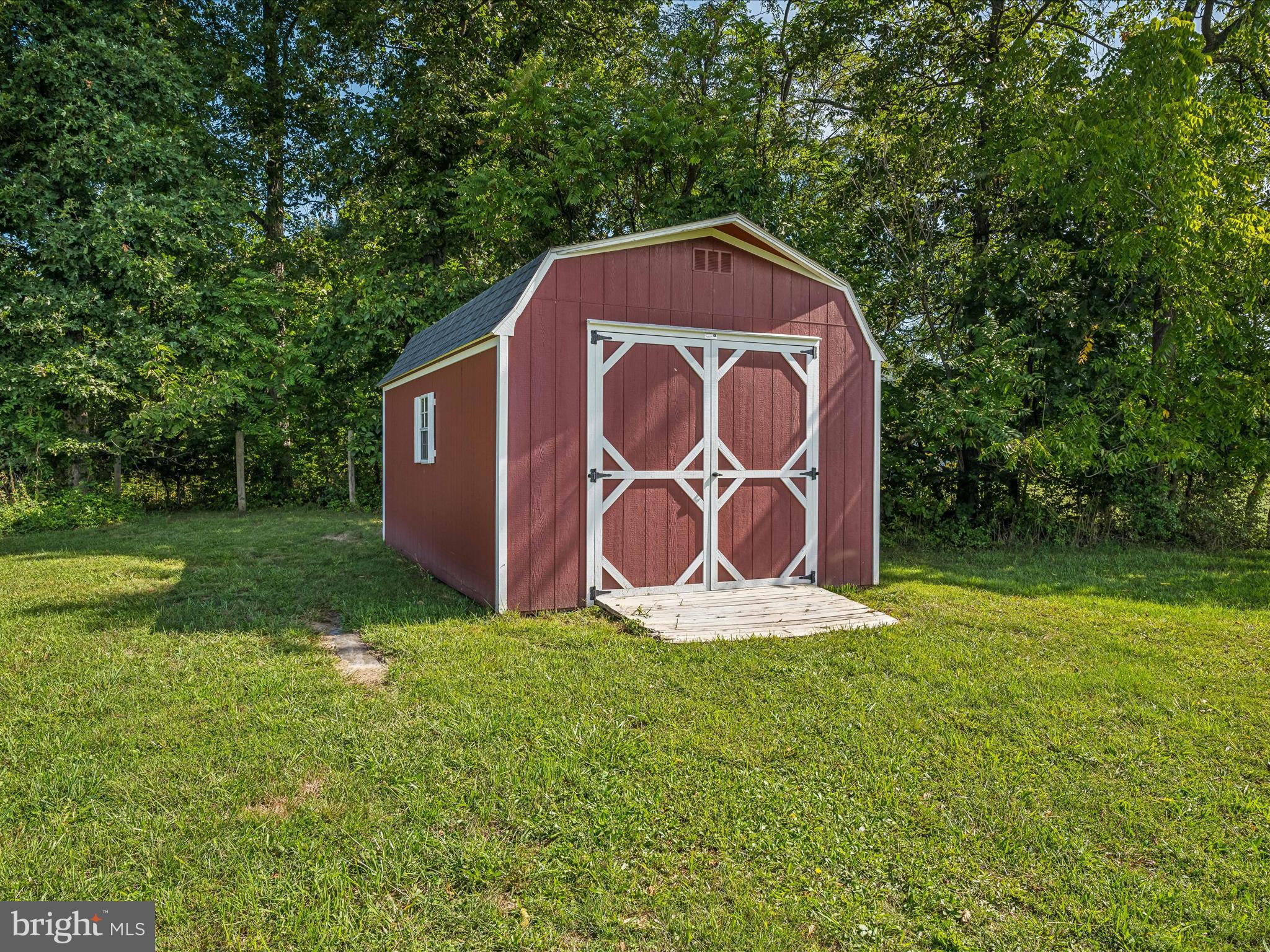 PEMBROKE GROVE - Residential