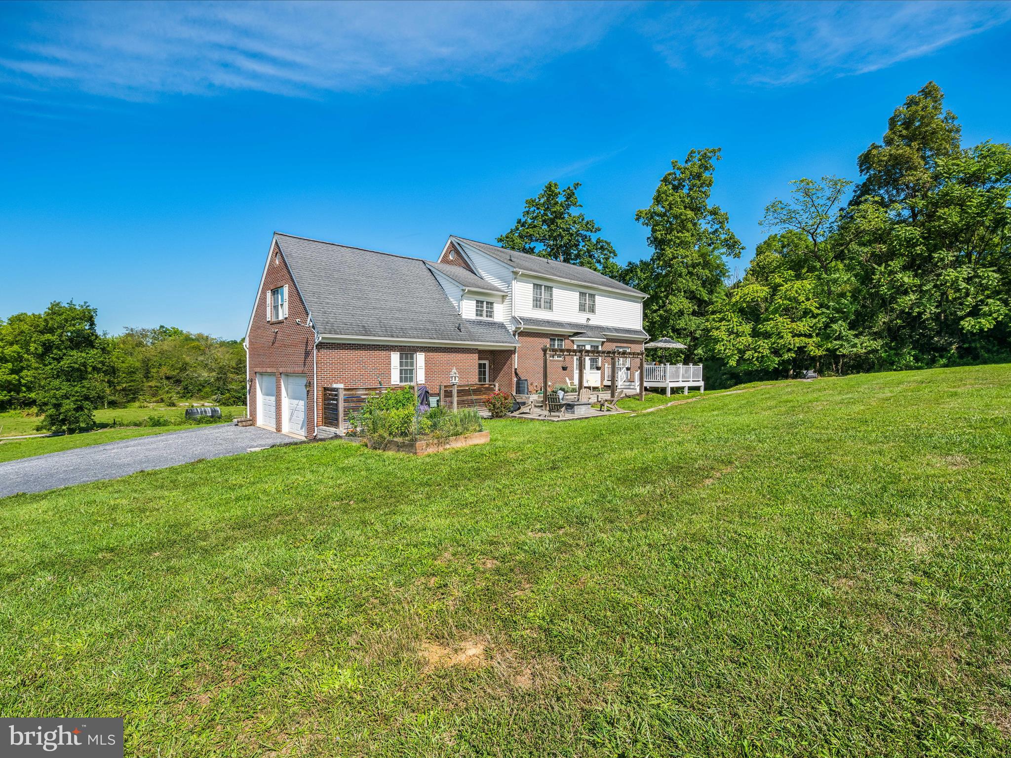 PEMBROKE GROVE - Residential