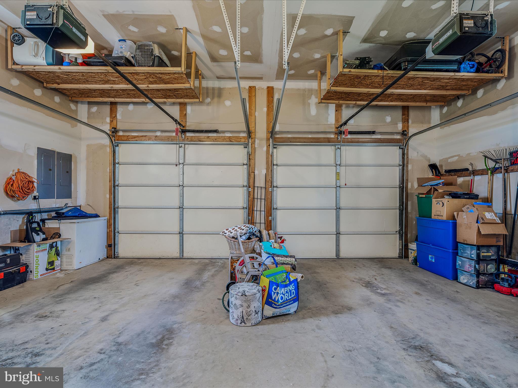 PEMBROKE GROVE - Residential