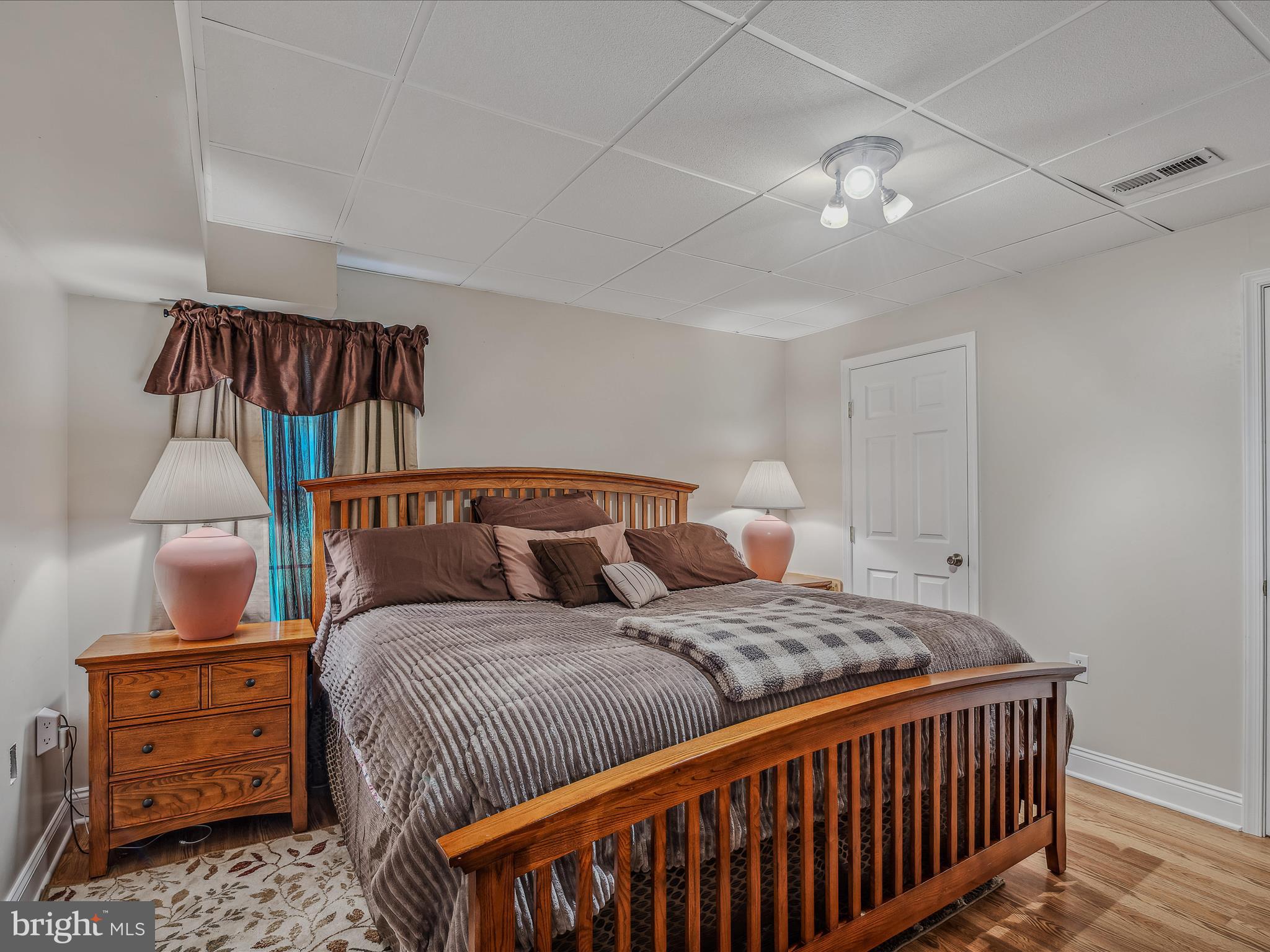 PEMBROKE GROVE - Residential