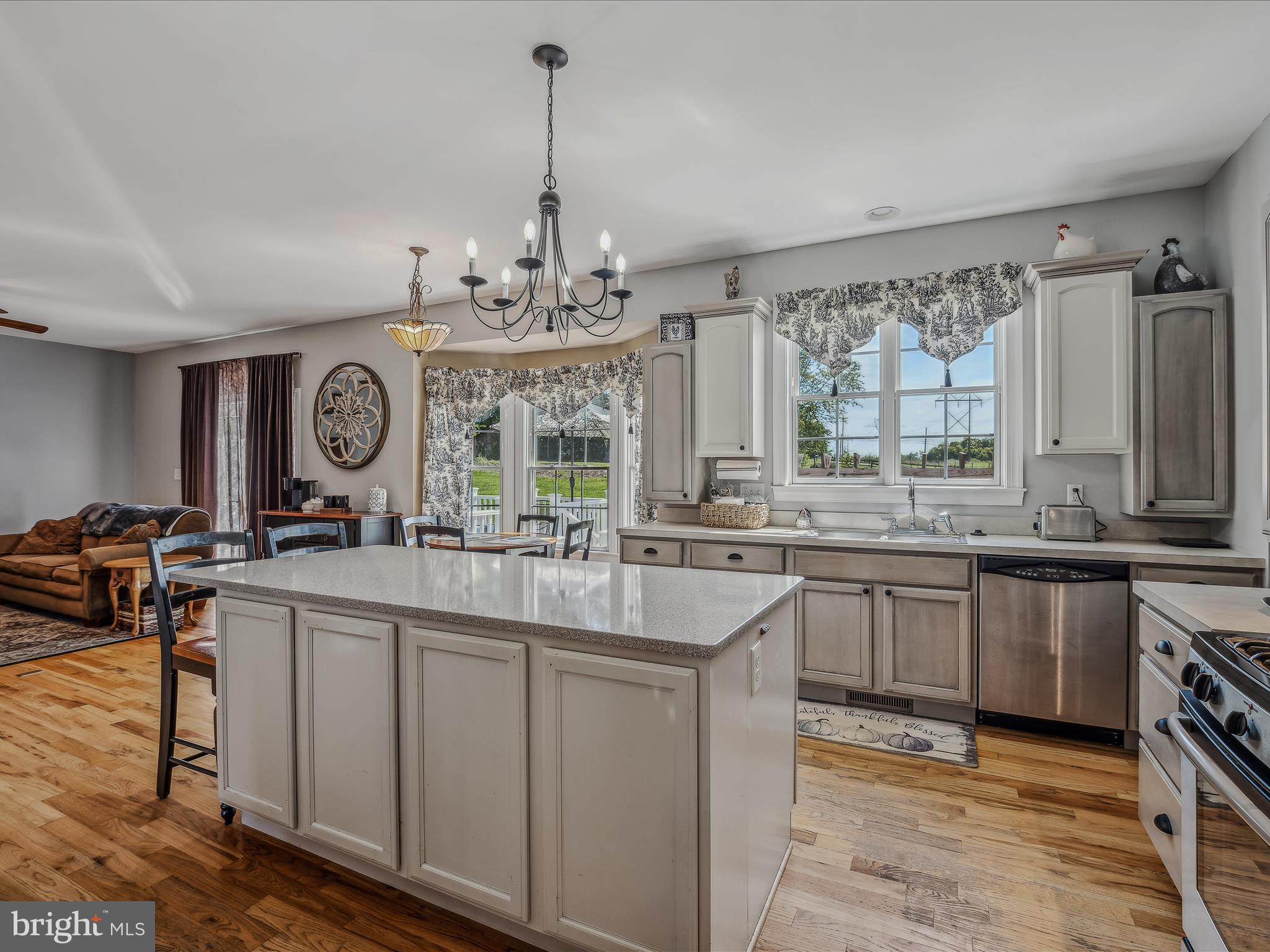 PEMBROKE GROVE - Residential