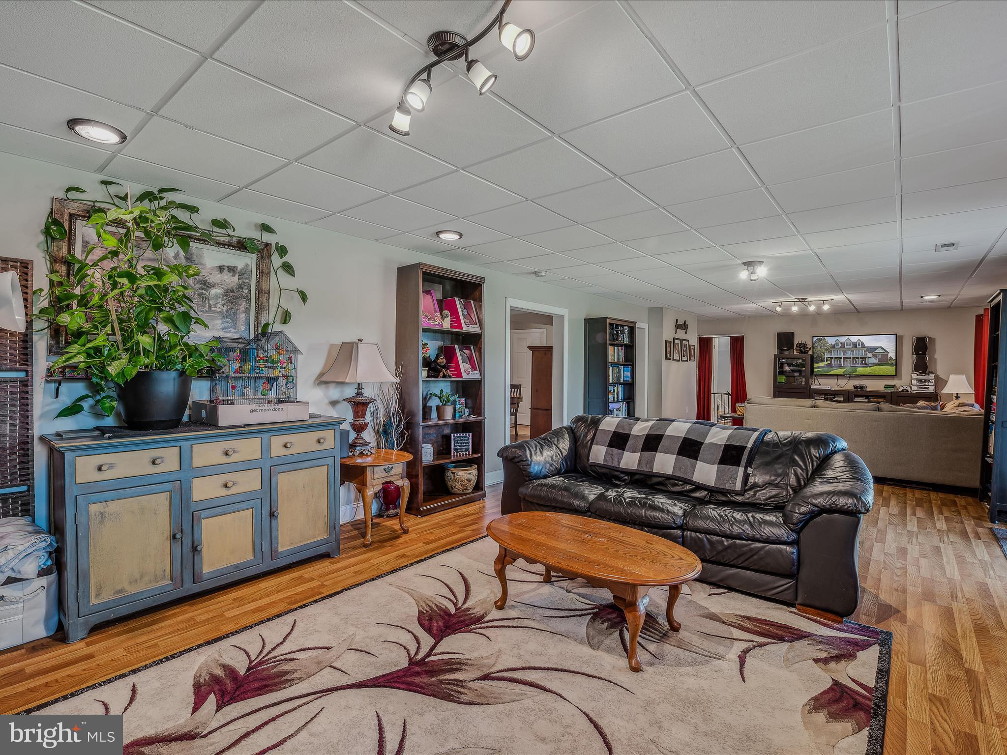 PEMBROKE GROVE - Residential