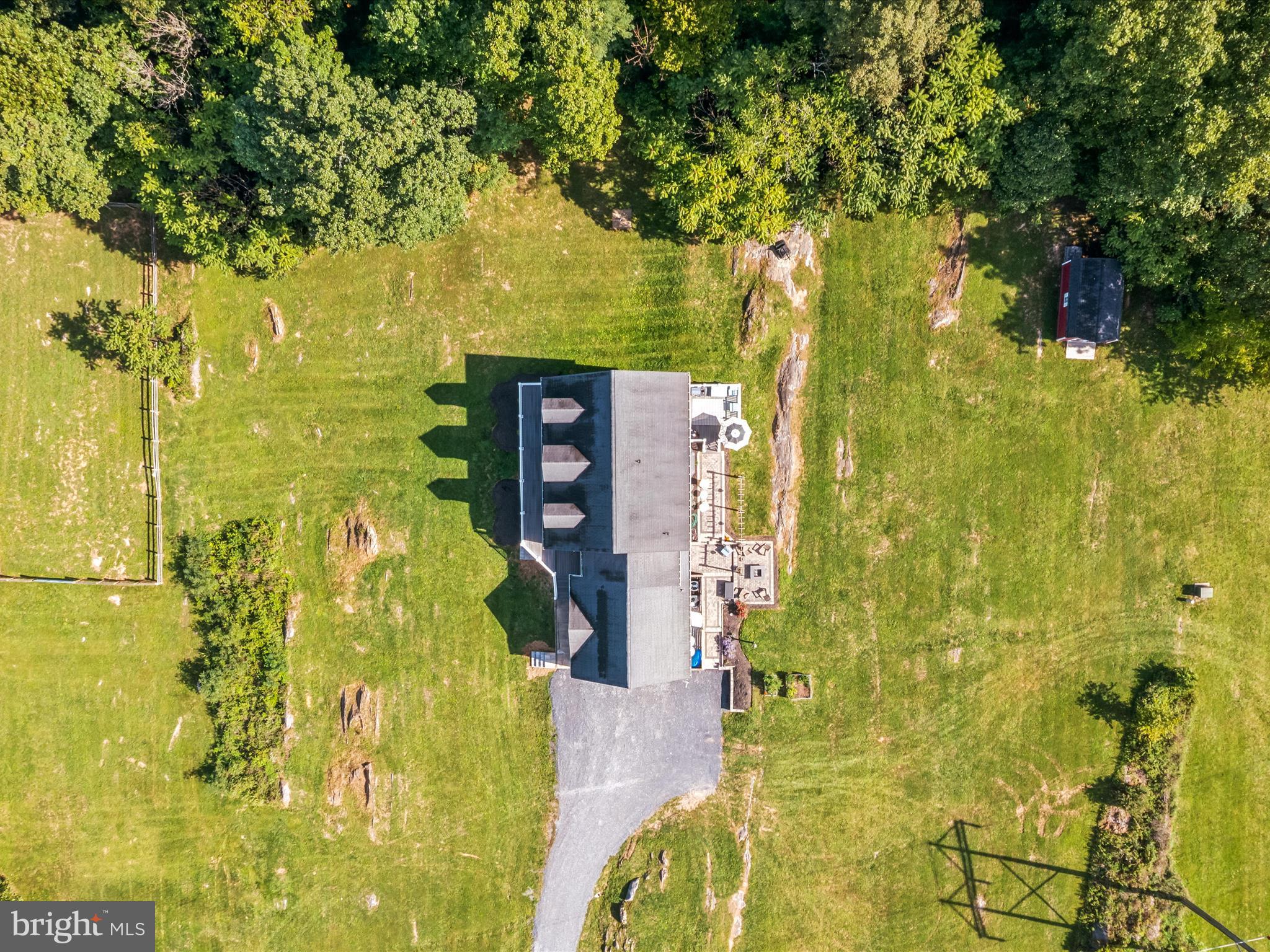 PEMBROKE GROVE - Residential