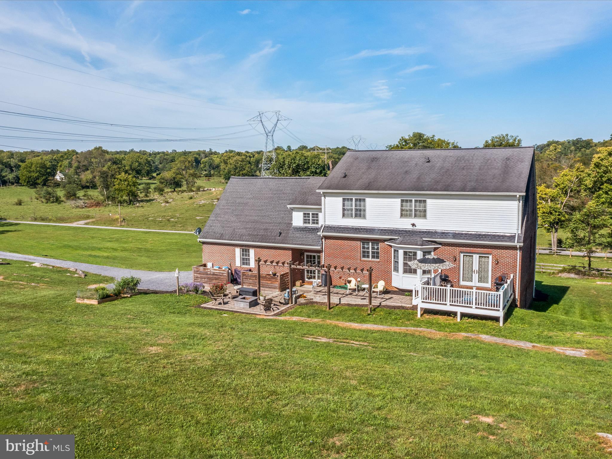 PEMBROKE GROVE - Residential