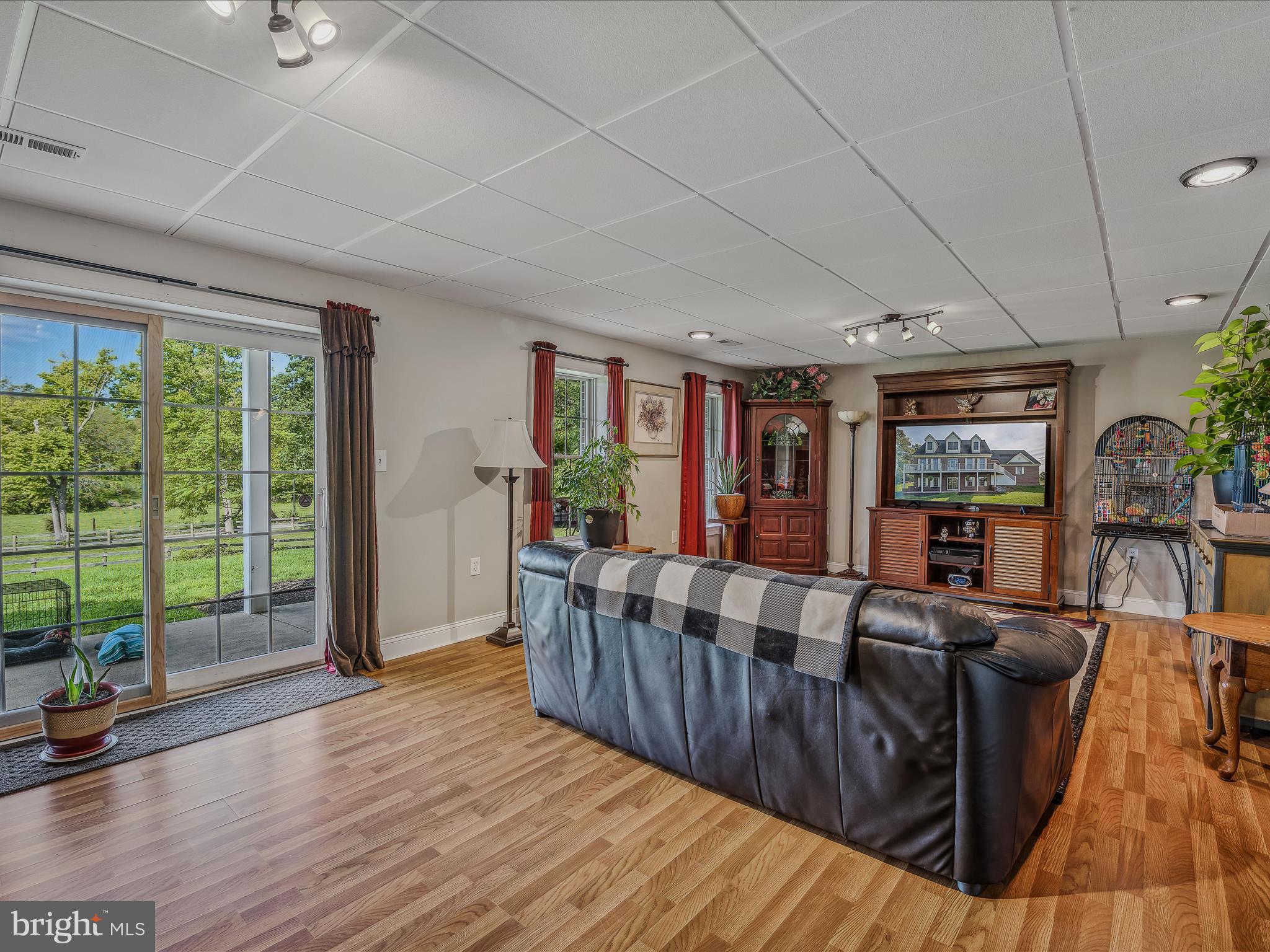 PEMBROKE GROVE - Residential