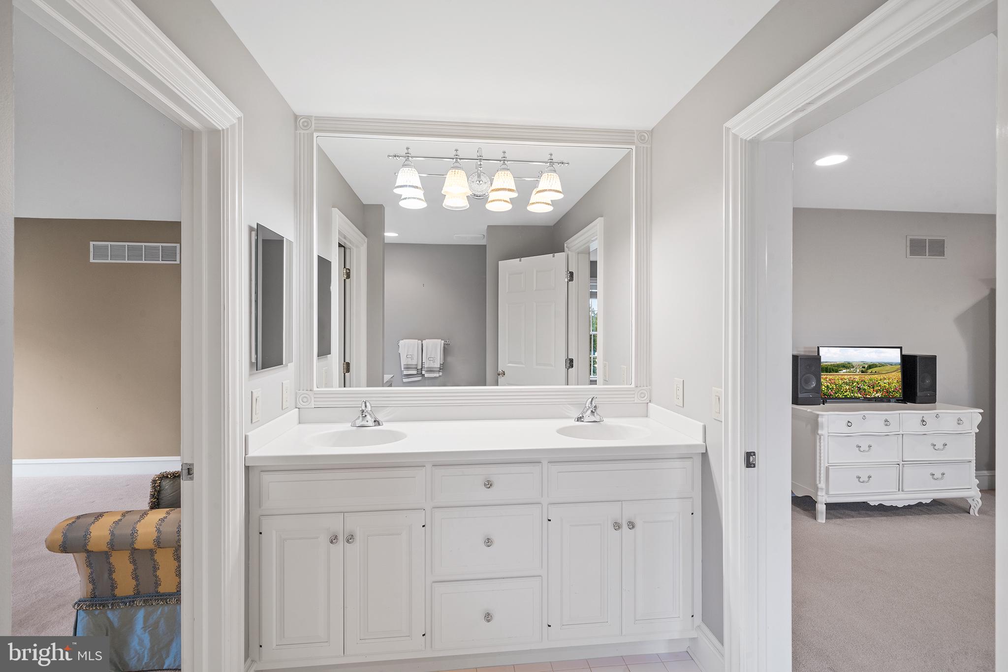 SAYBROOK - Residential