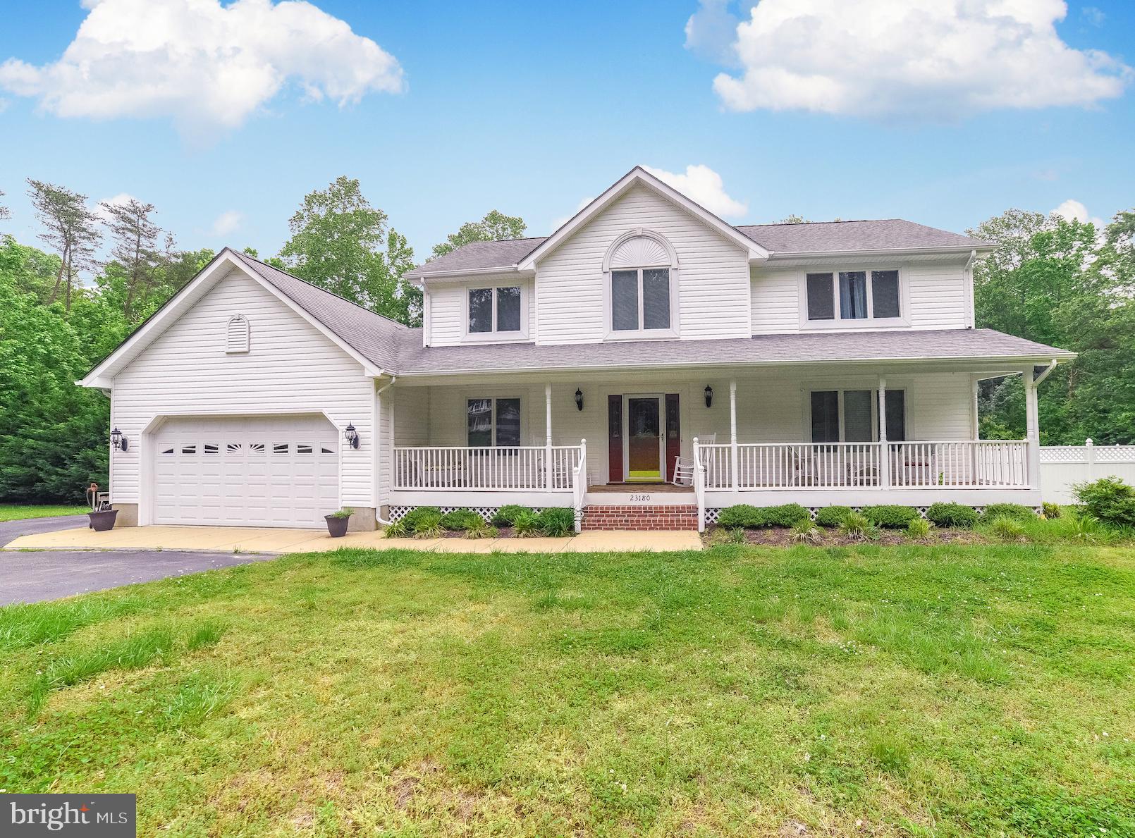 Open Floorplan on a HUGE 3.67 Acre Lot in Forrest Farm Subdivision. Huge Master Bedroom with large closets and Master Bath. Open Family Room and Kitchen with Beautiful Sunroom overlooking the spacious backyard. This home is perfect for entertaining.