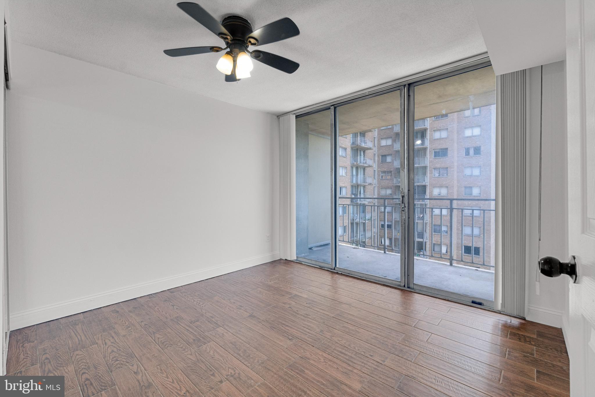 PRESIDENTIAL TOWERS - Residential