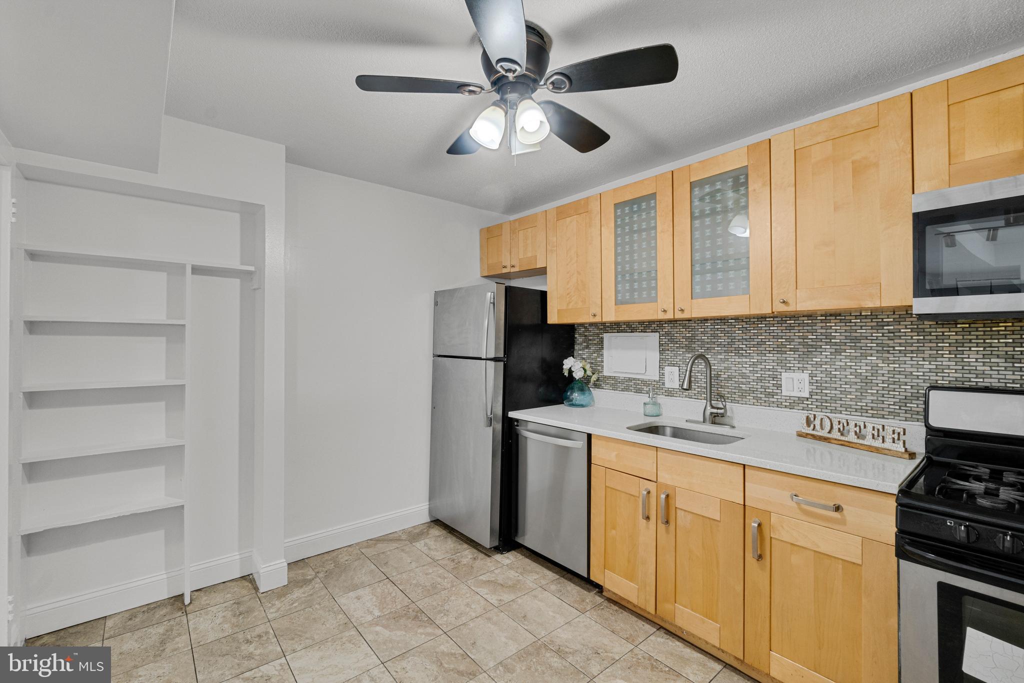 PRESIDENTIAL TOWERS - Residential