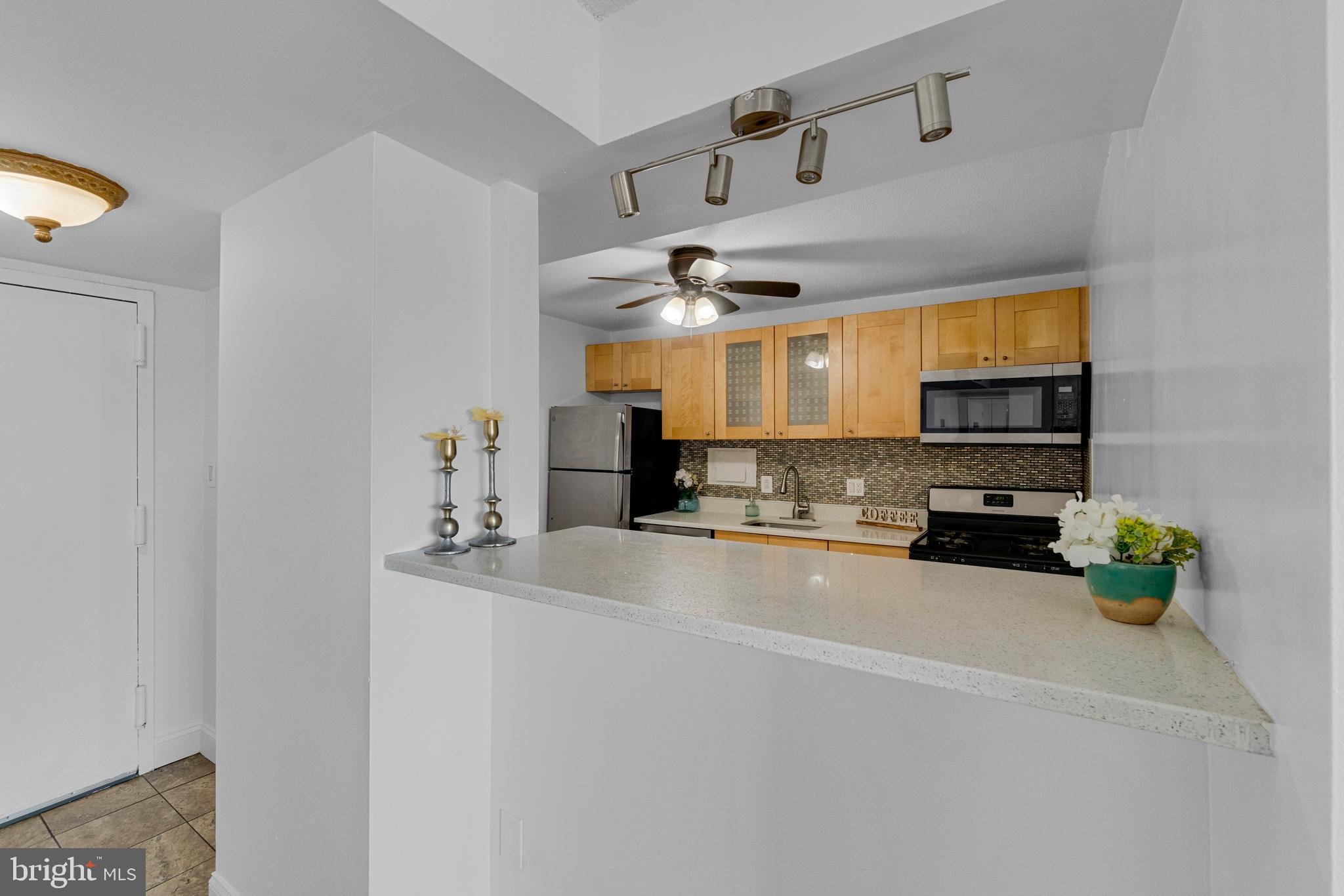 PRESIDENTIAL TOWERS - Residential