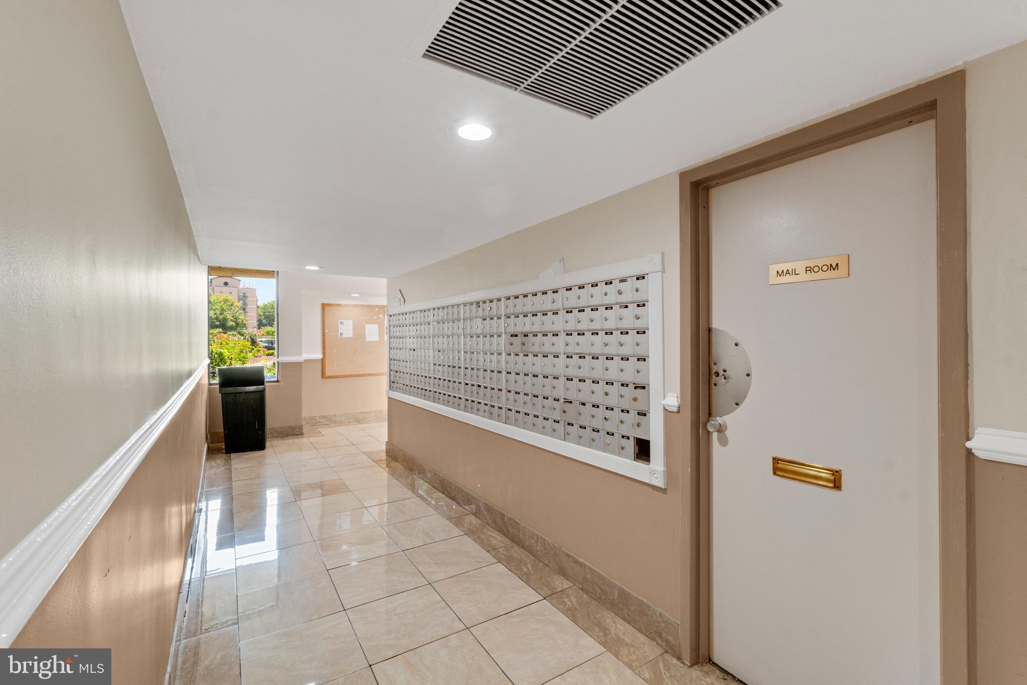 PRESIDENTIAL TOWERS - Residential