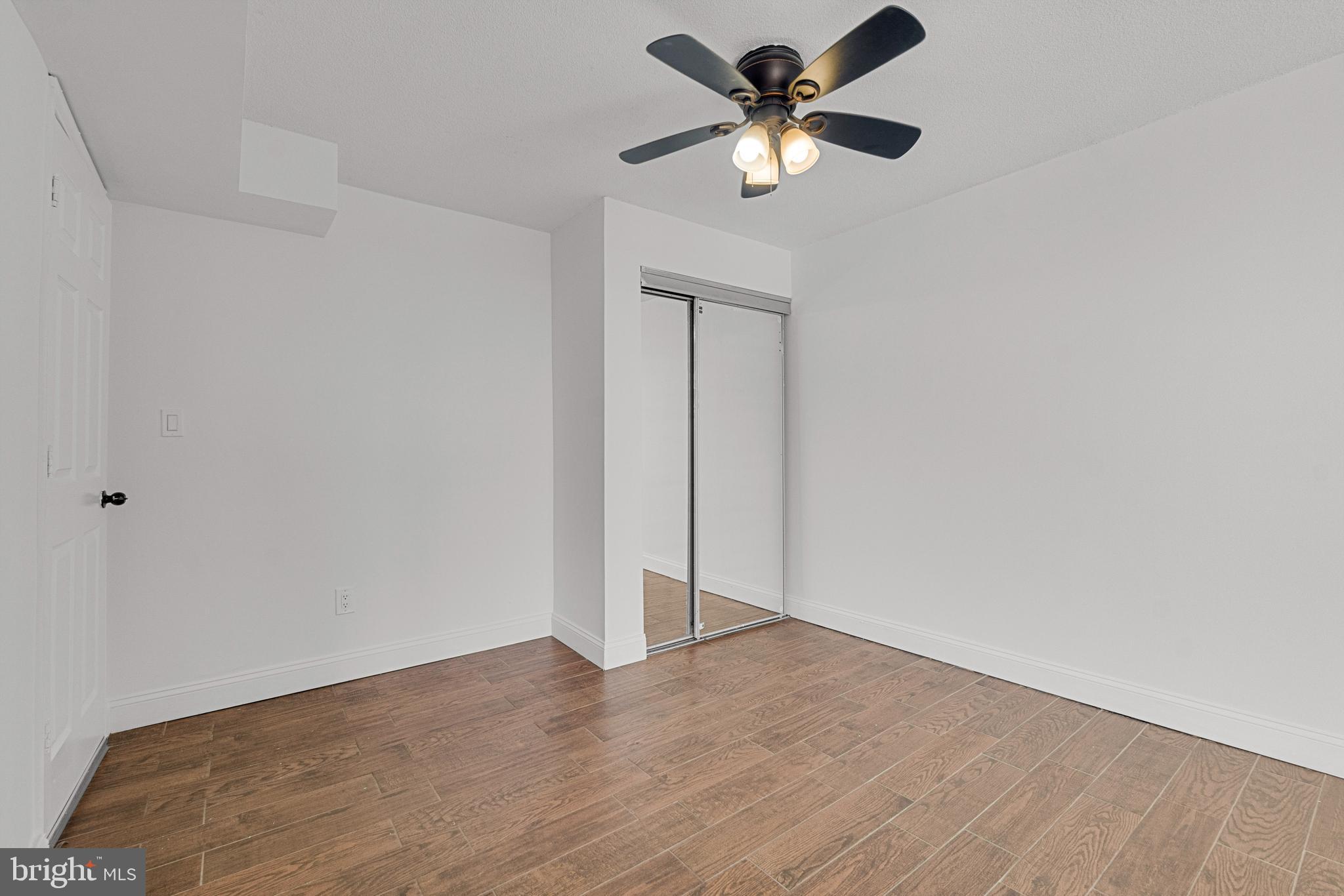 PRESIDENTIAL TOWERS - Residential