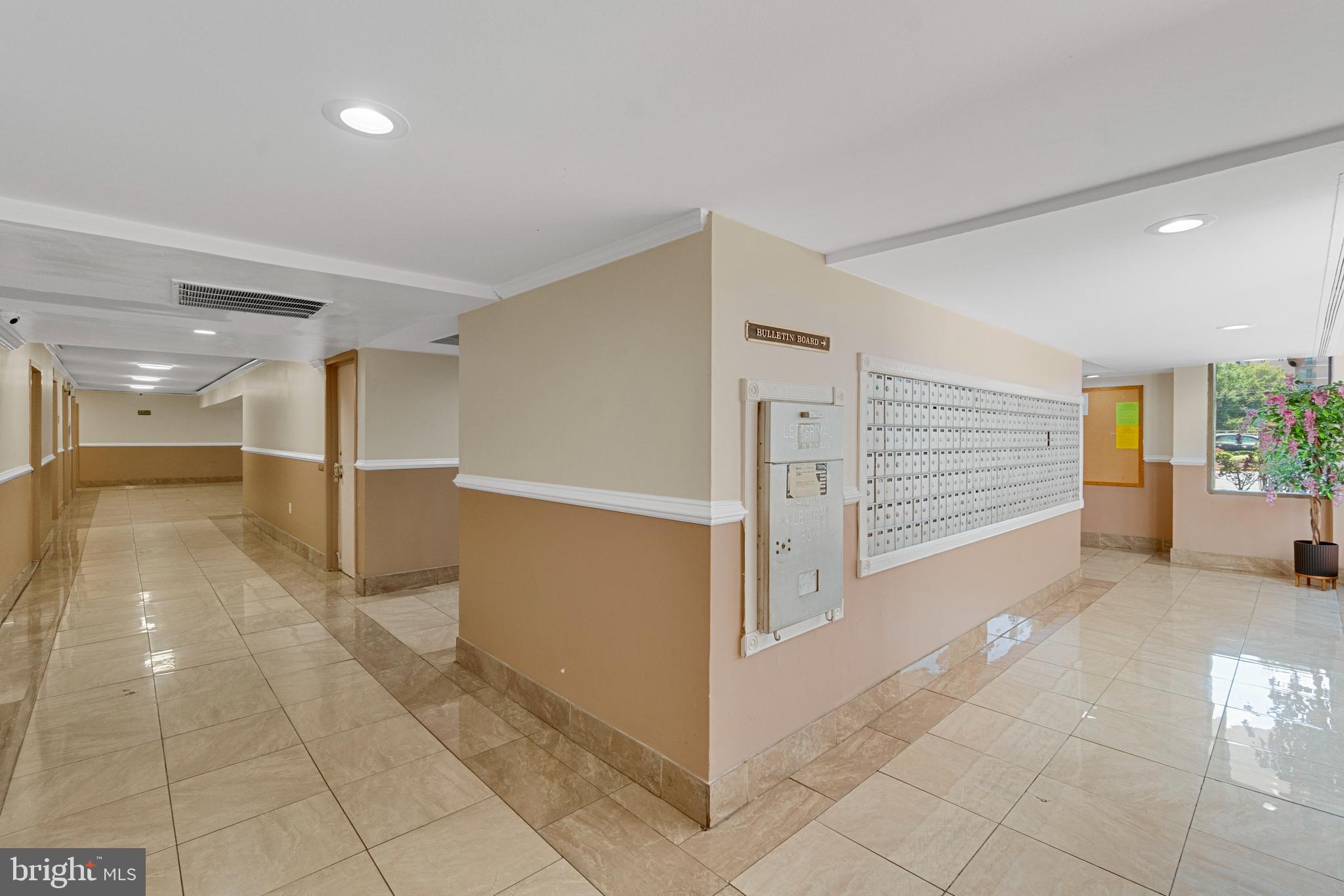 PRESIDENTIAL TOWERS - Residential