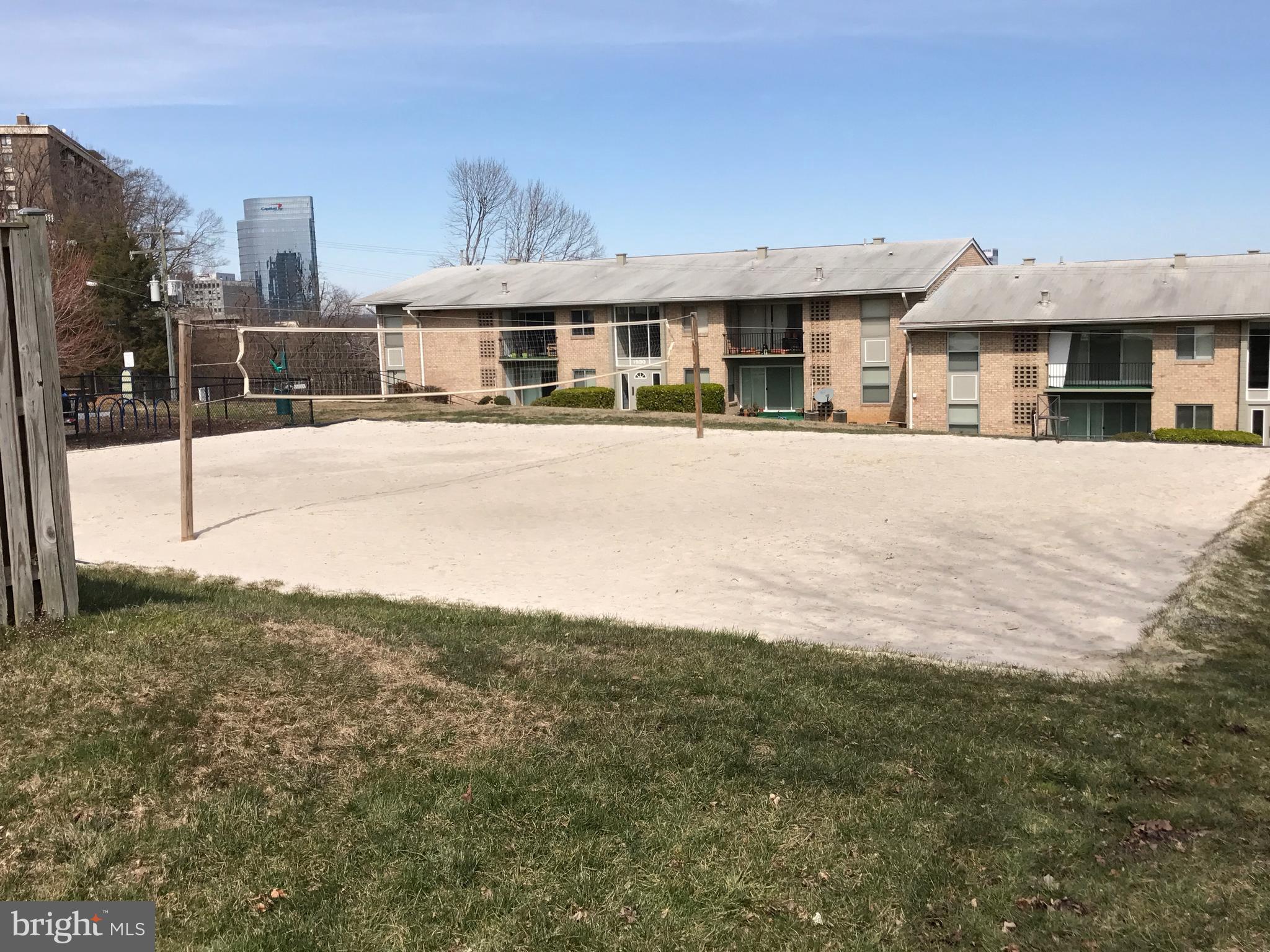 MC LEAN CHASE - Residential Lease