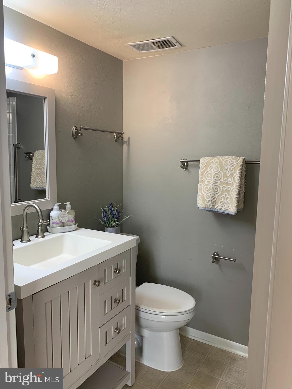 LEISURE WORLD - Residential Lease