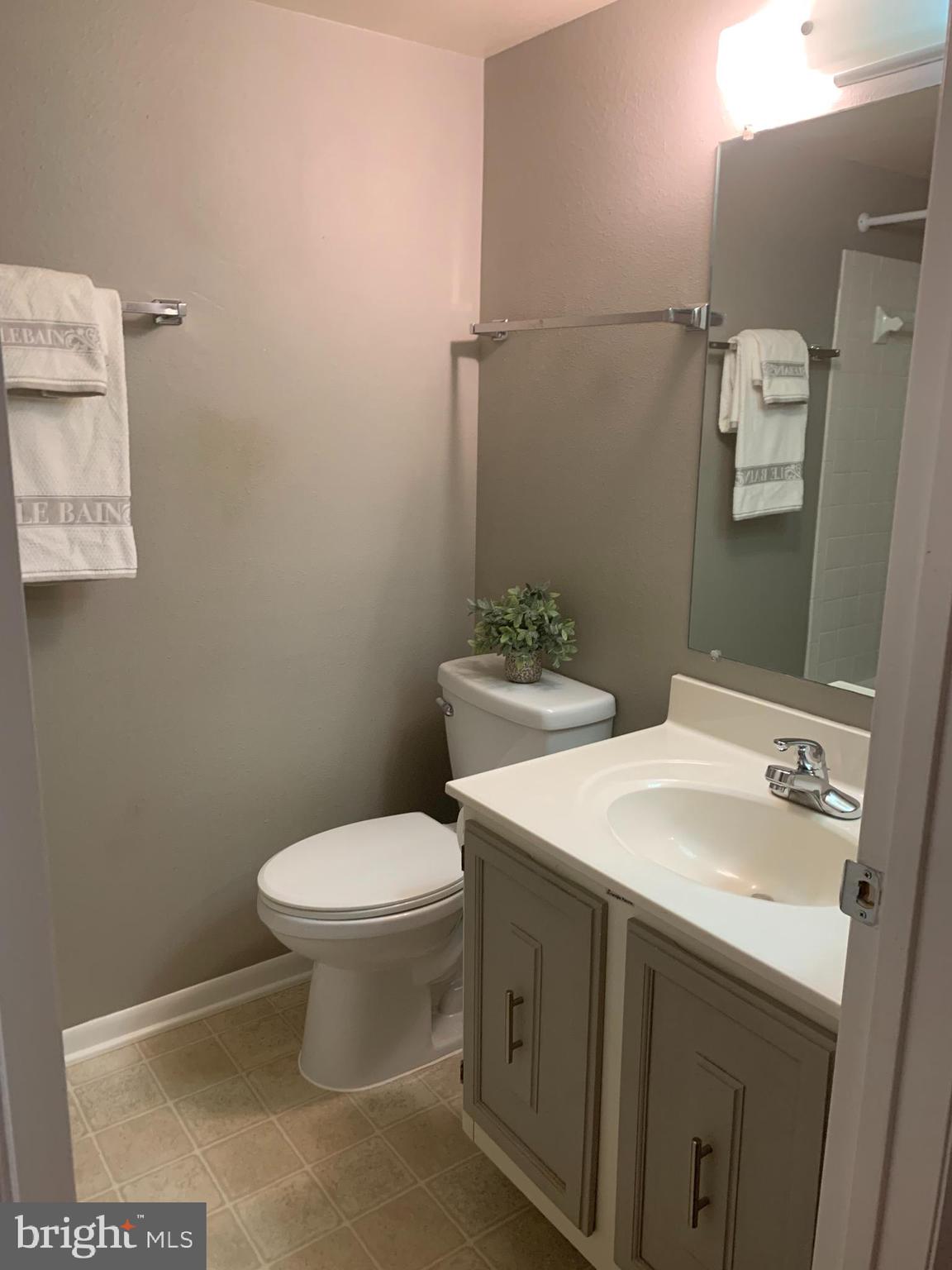 LEISURE WORLD - Residential Lease