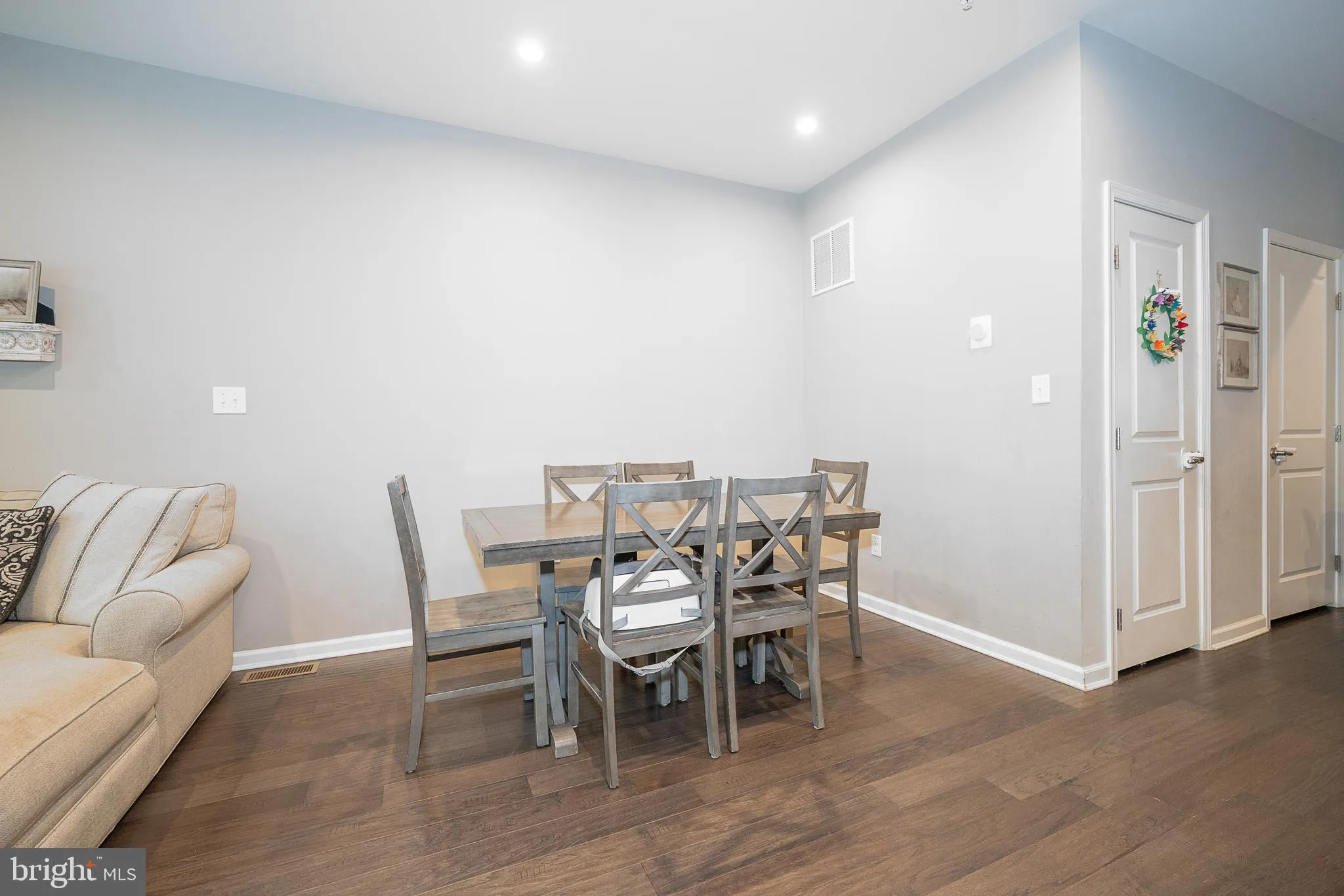 Malvern, Pennsylvania 19355, United States, 3 Bedrooms Bedrooms, ,3 BathroomsBathrooms,Residential,Contingent,132396