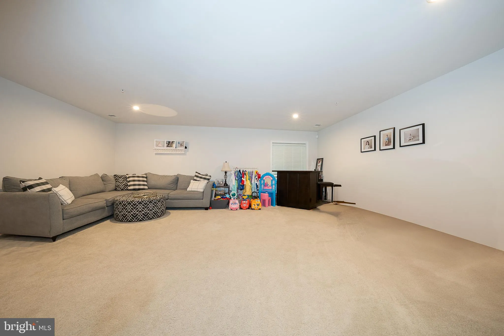 Malvern, Pennsylvania 19355, United States, 3 Bedrooms Bedrooms, ,3 BathroomsBathrooms,Residential,Contingent,132396