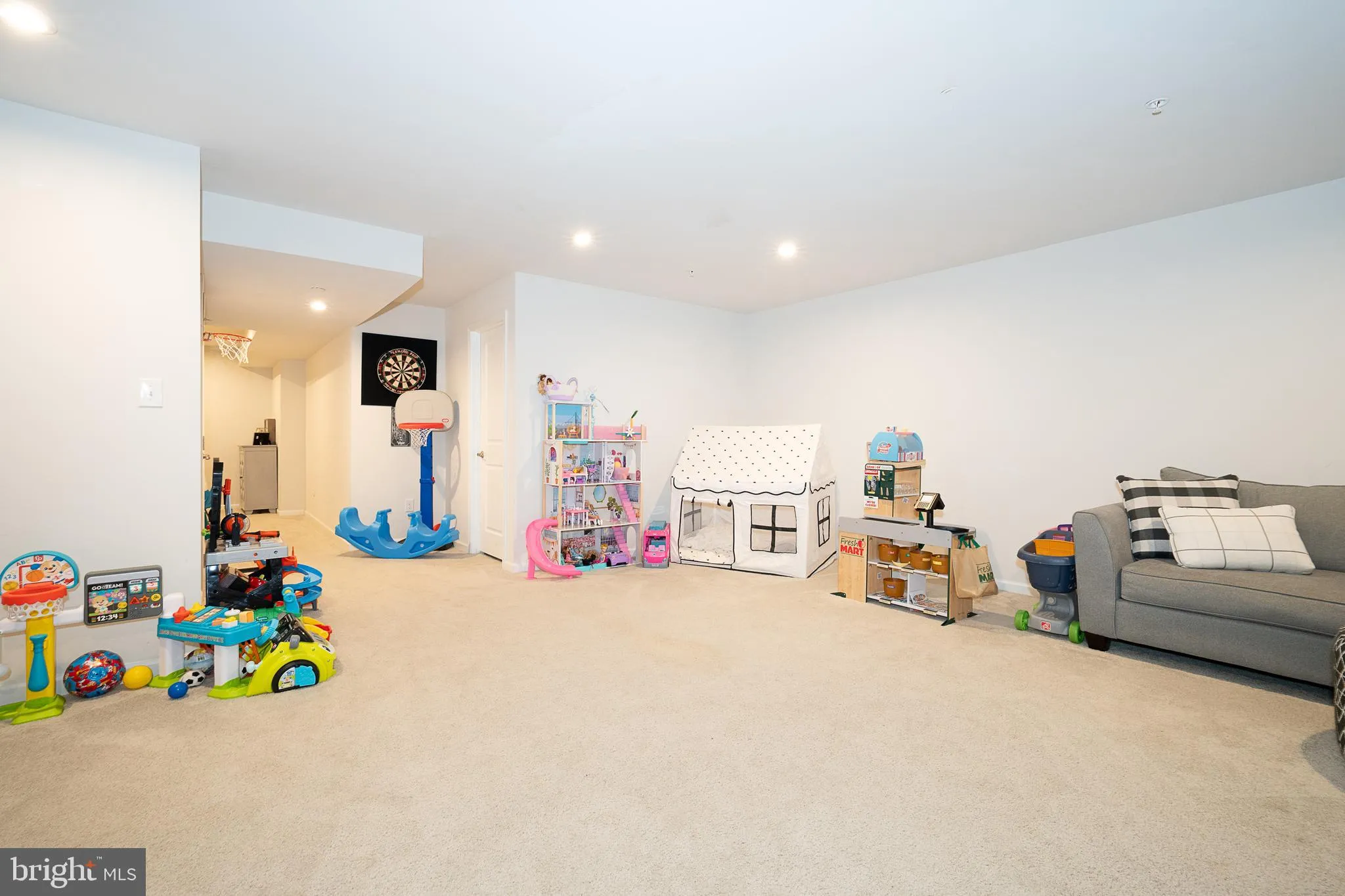 Malvern, Pennsylvania 19355, United States, 3 Bedrooms Bedrooms, ,3 BathroomsBathrooms,Residential,Contingent,132396