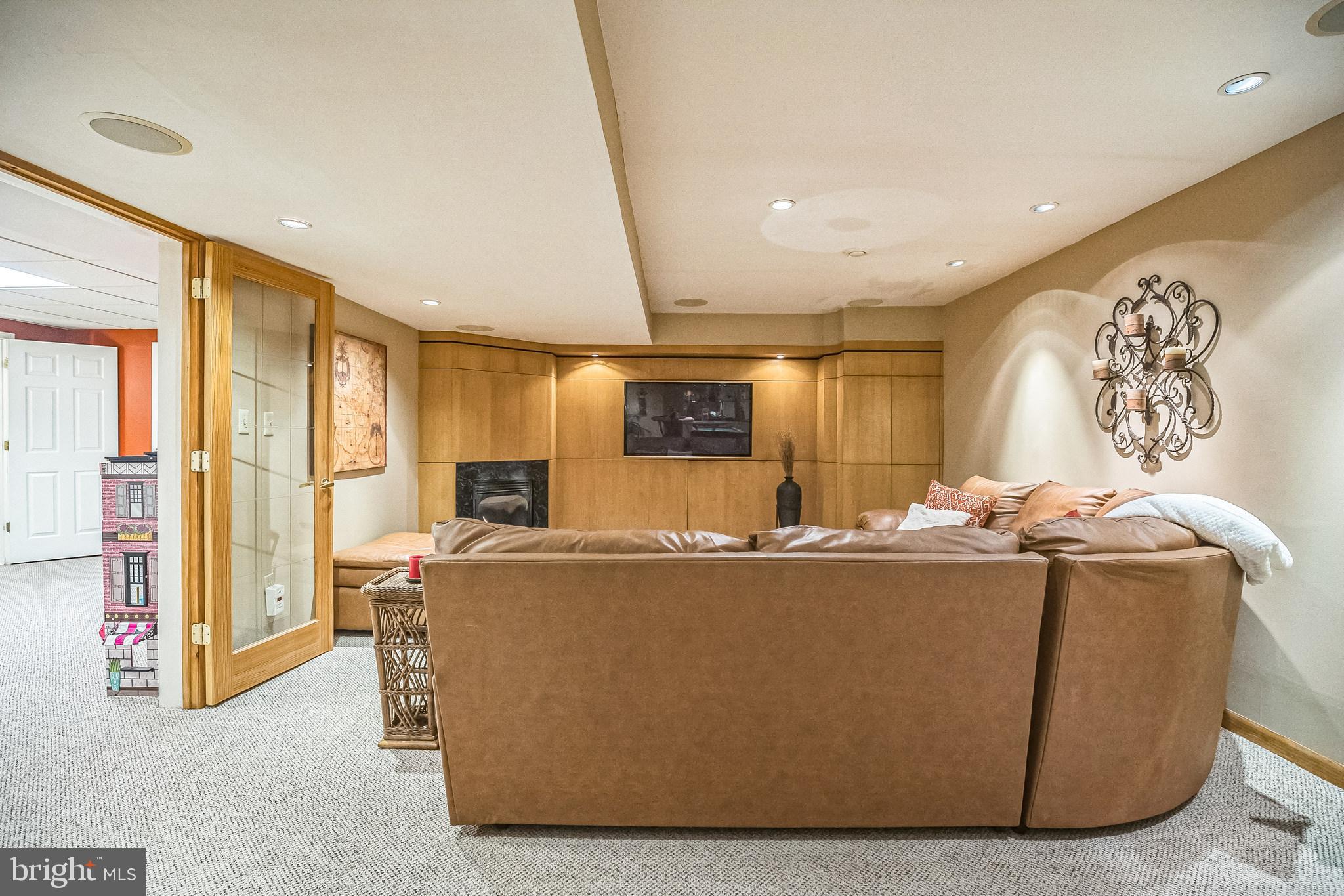 MONTGOMERY LEA - Residential