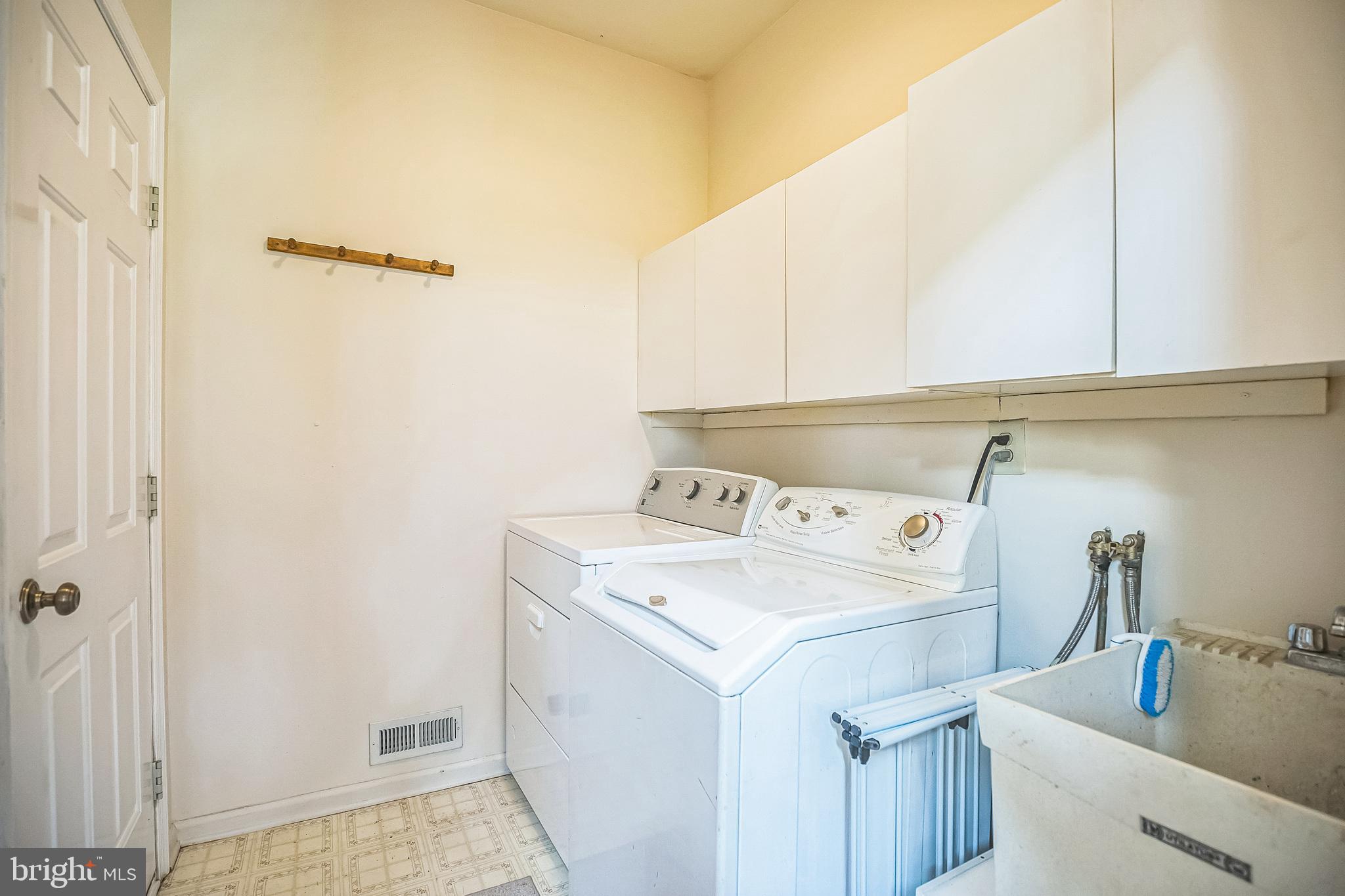 MONTGOMERY LEA - Residential