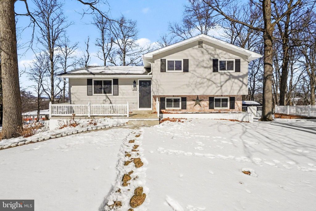 Photo of 2149 Cloverfield Drive, LEBANON, PA 17046 (MLS # PALN2024640)