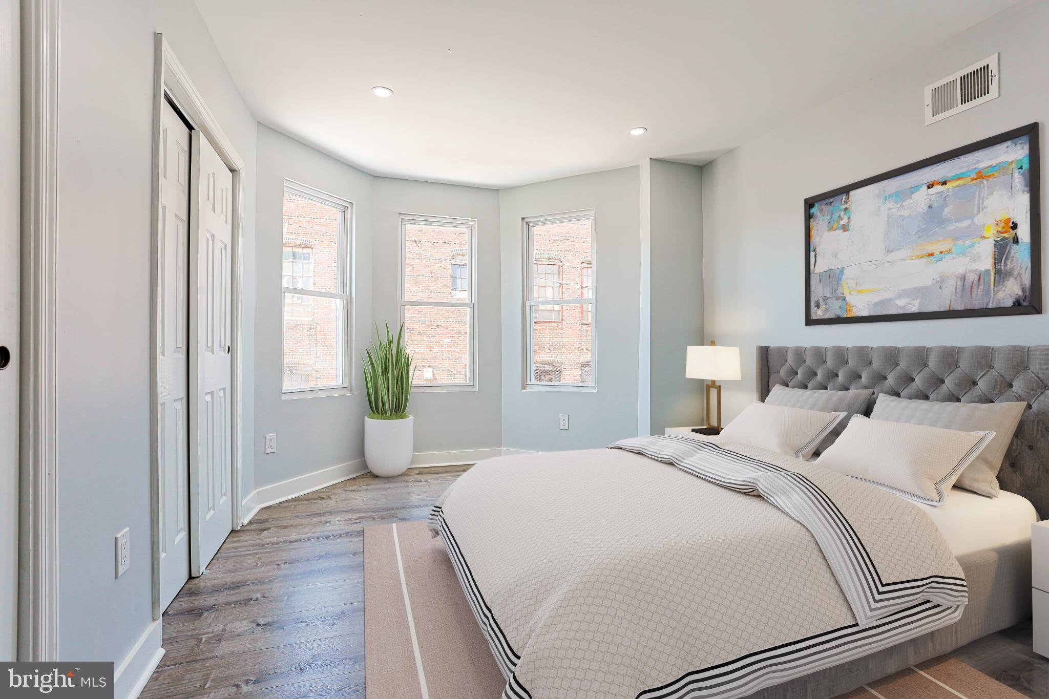 2825 E VICTORIA STREET