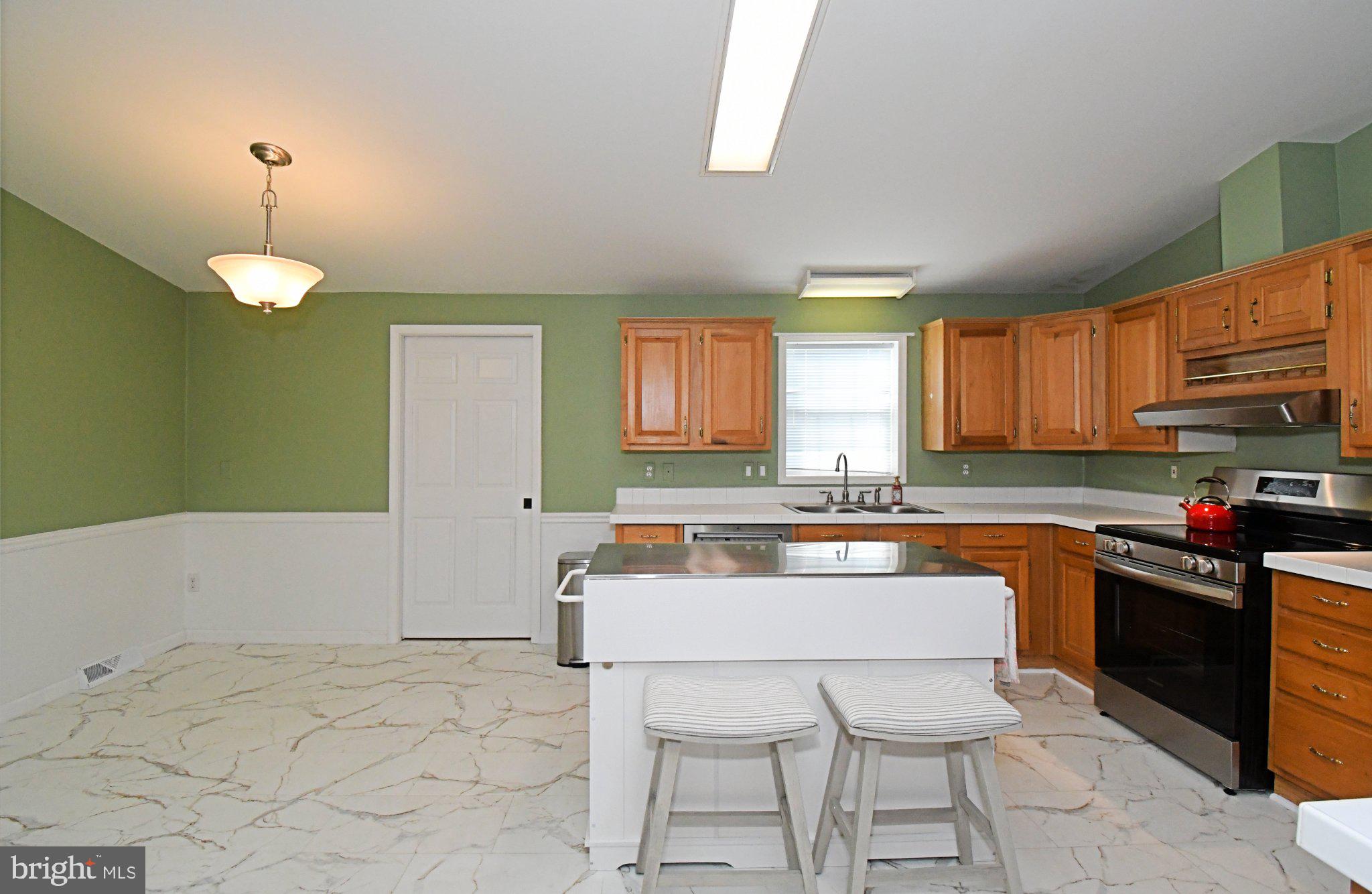 QUIET ACRES - Residential