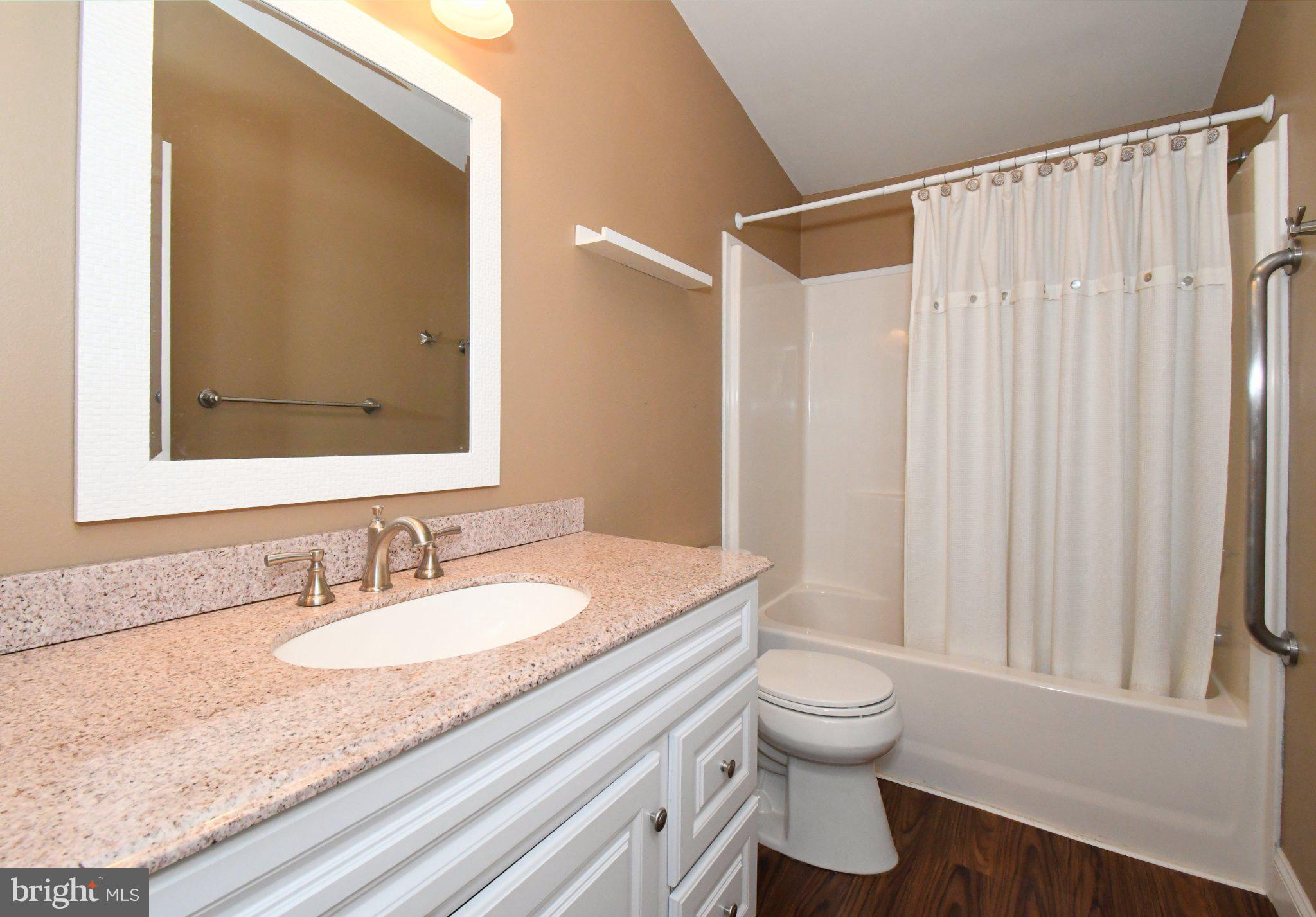 QUIET ACRES - Residential