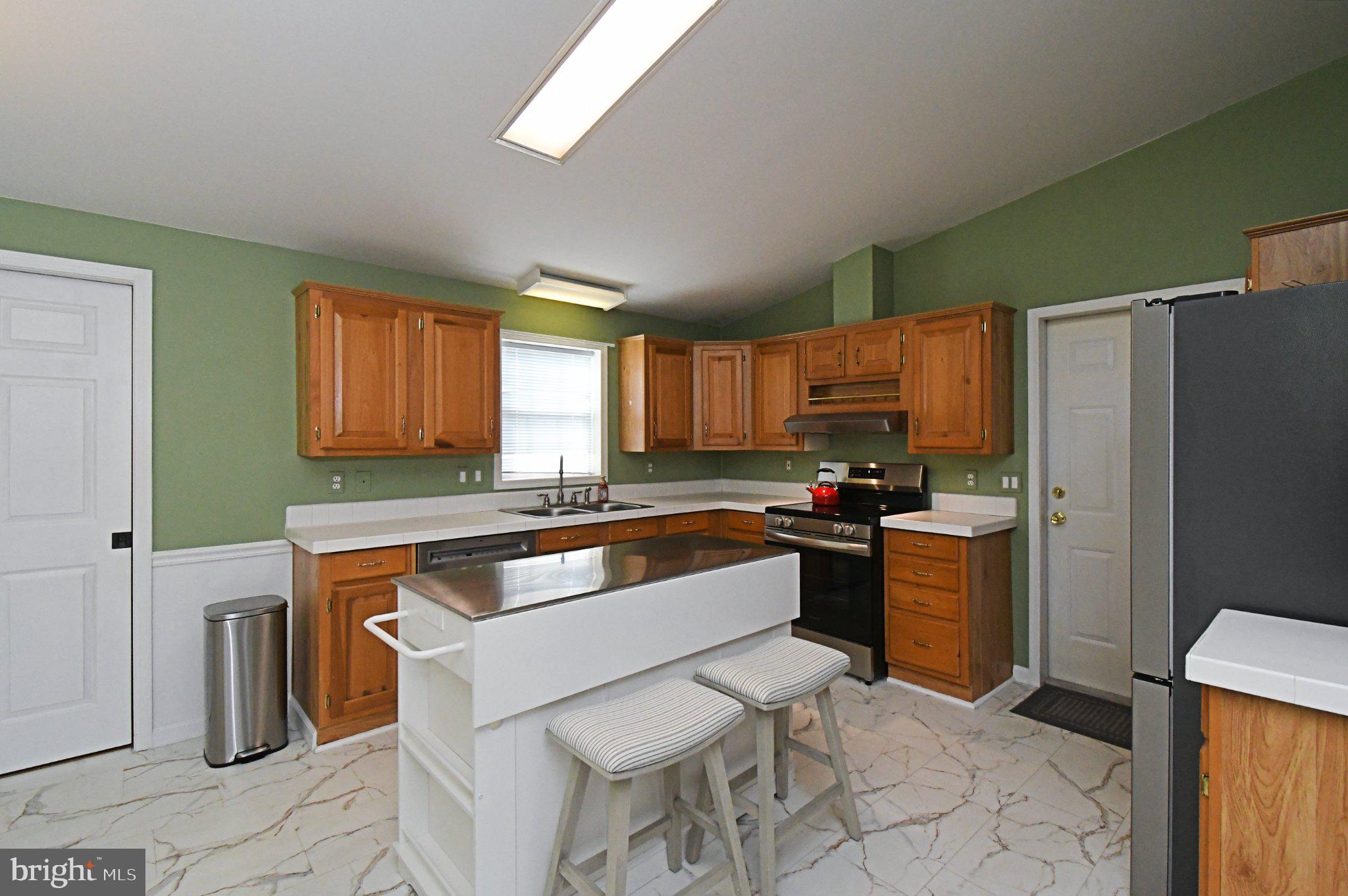 QUIET ACRES - Residential