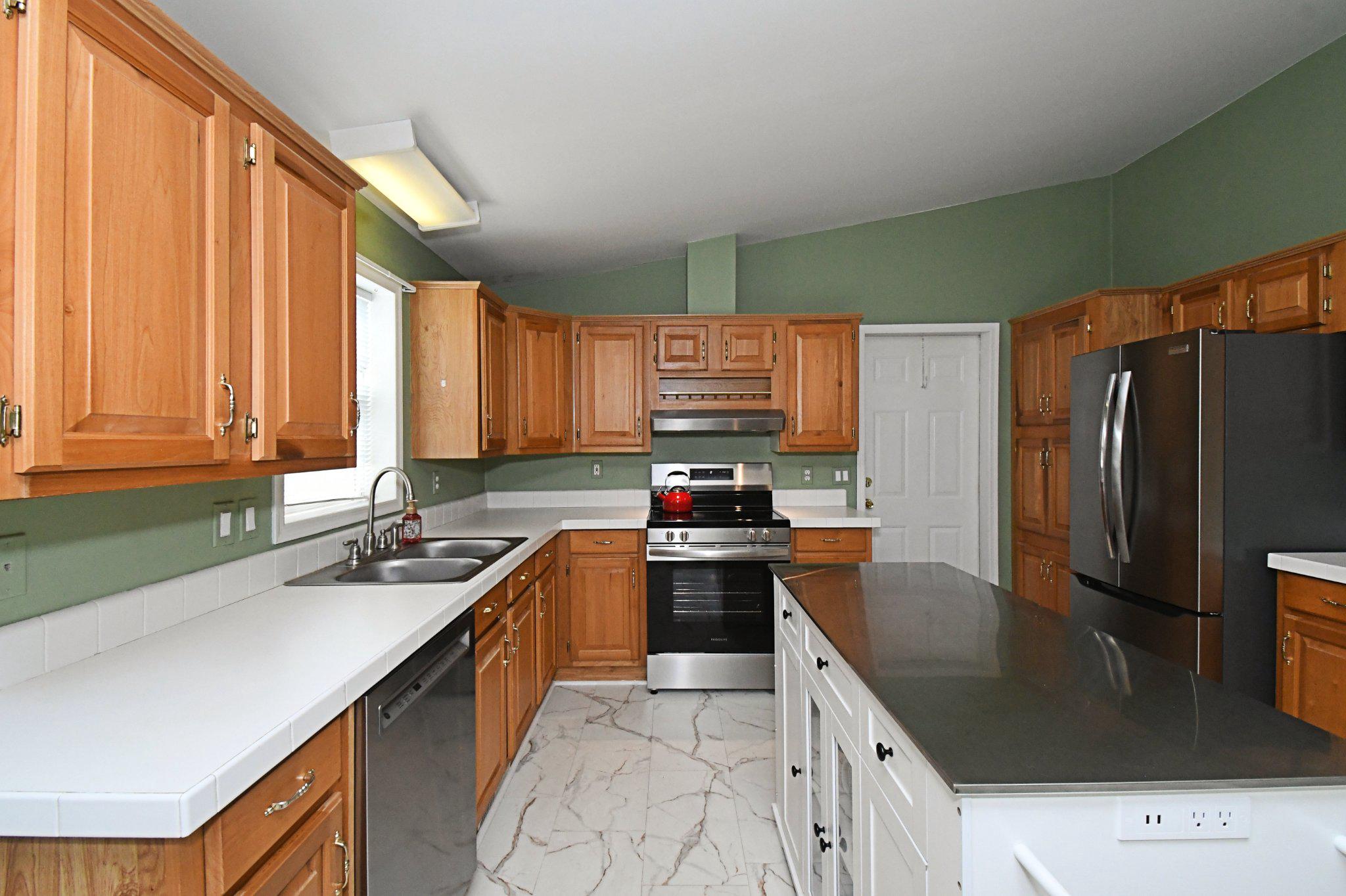 QUIET ACRES - Residential