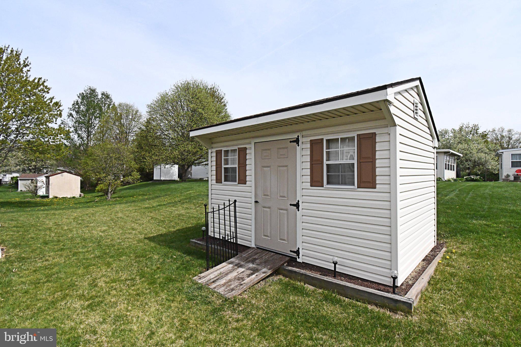 QUIET ACRES - Residential