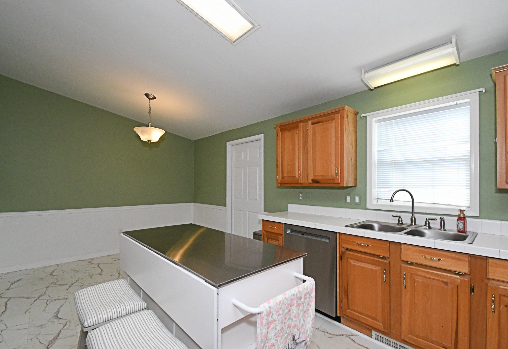 QUIET ACRES - Residential