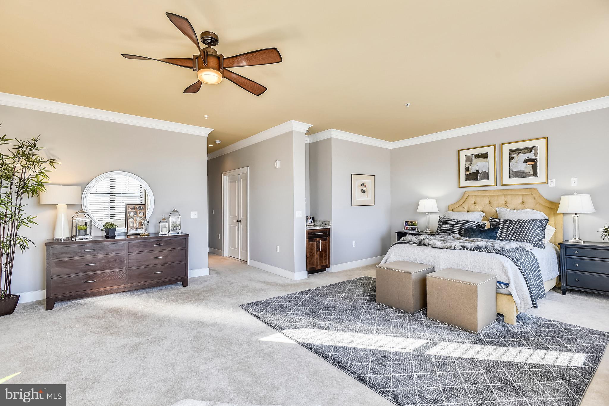 LANSDOWNE SQUARE - Residential