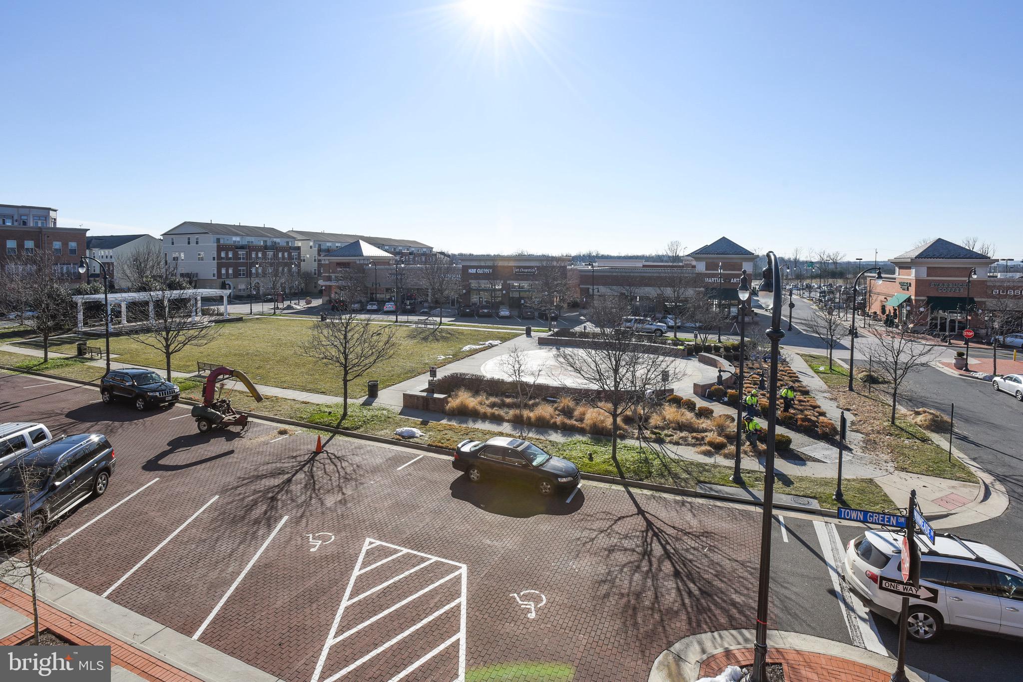 LANSDOWNE SQUARE - Residential