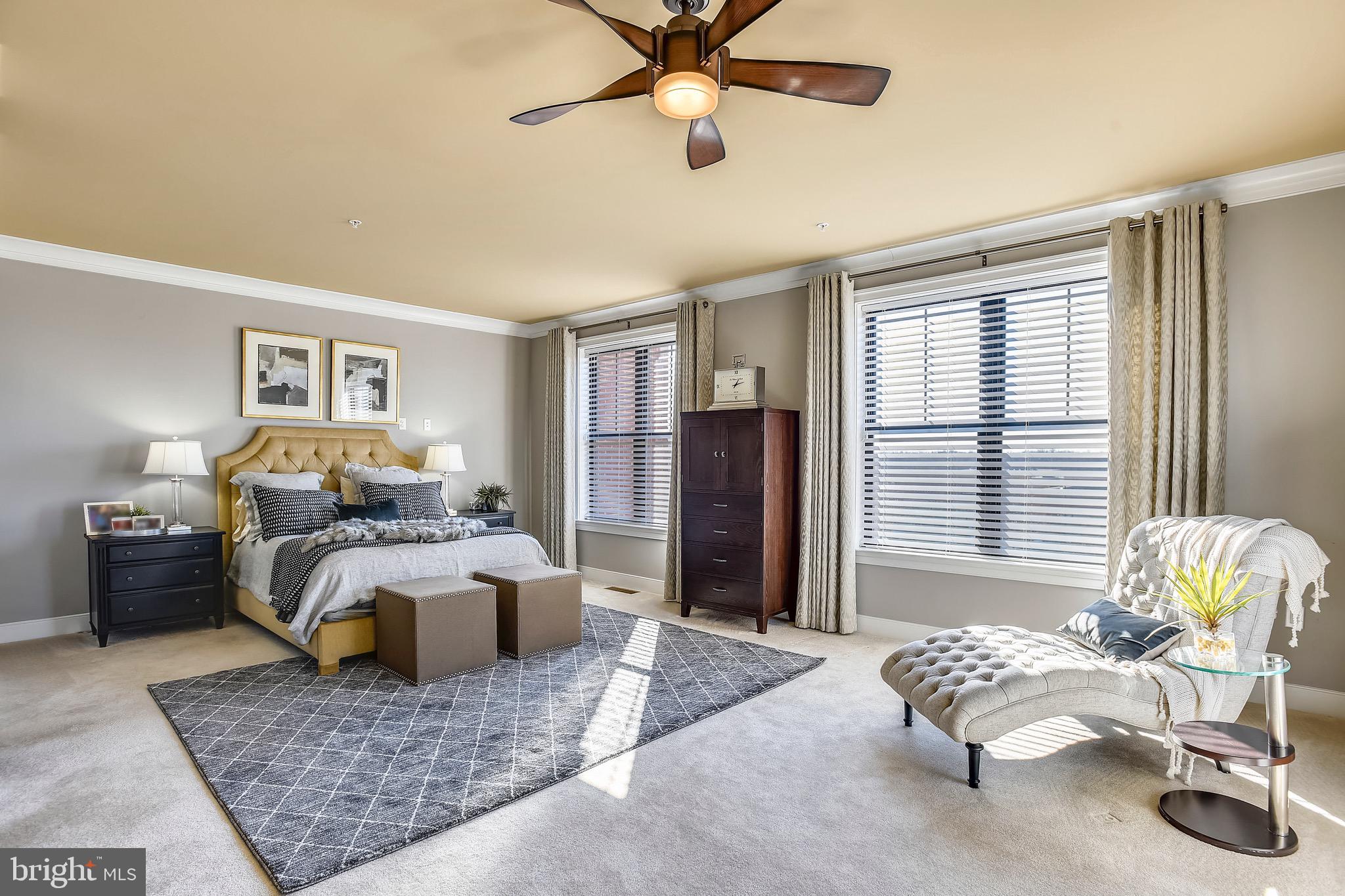 LANSDOWNE SQUARE - Residential