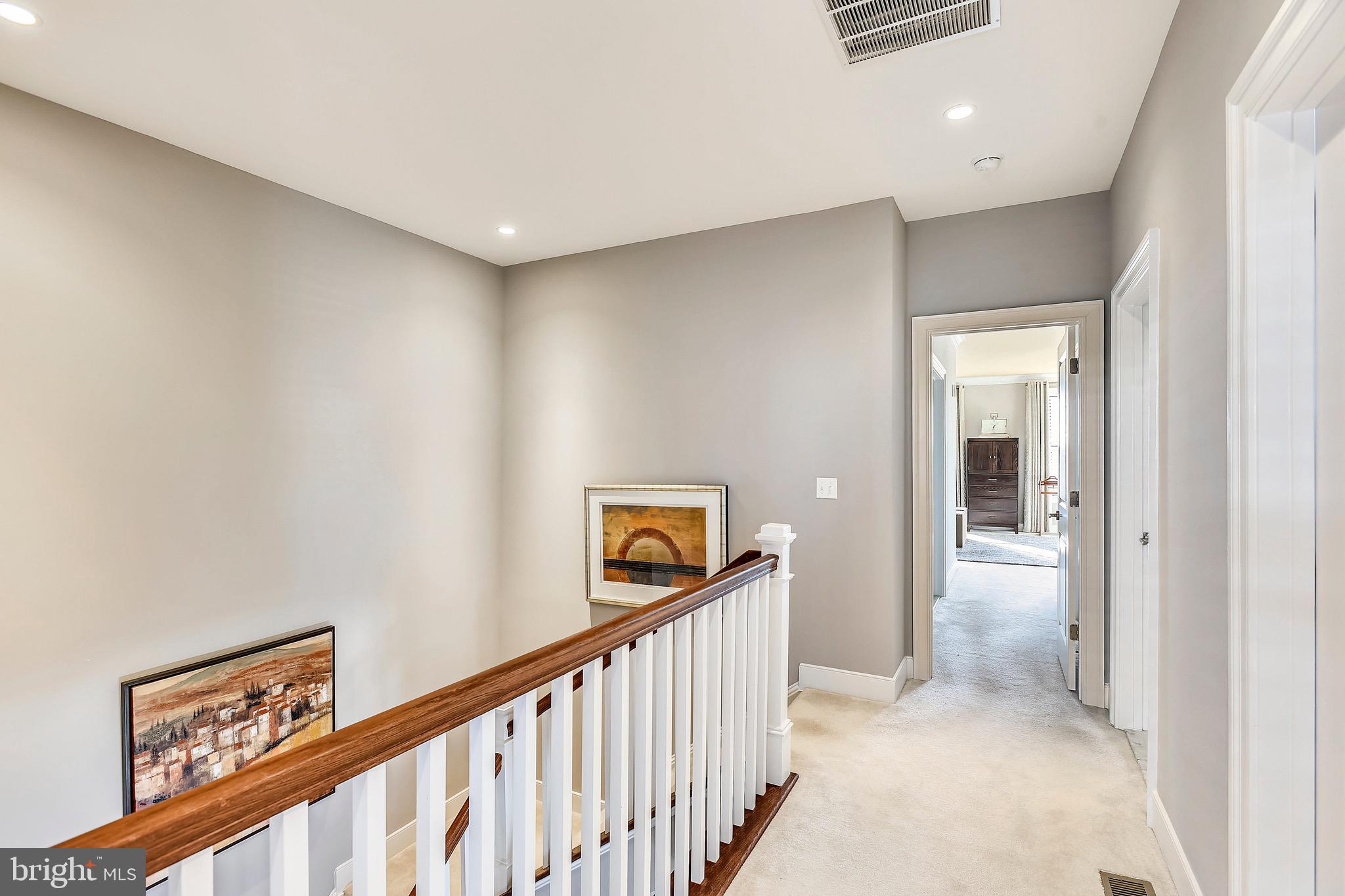 LANSDOWNE SQUARE - Residential