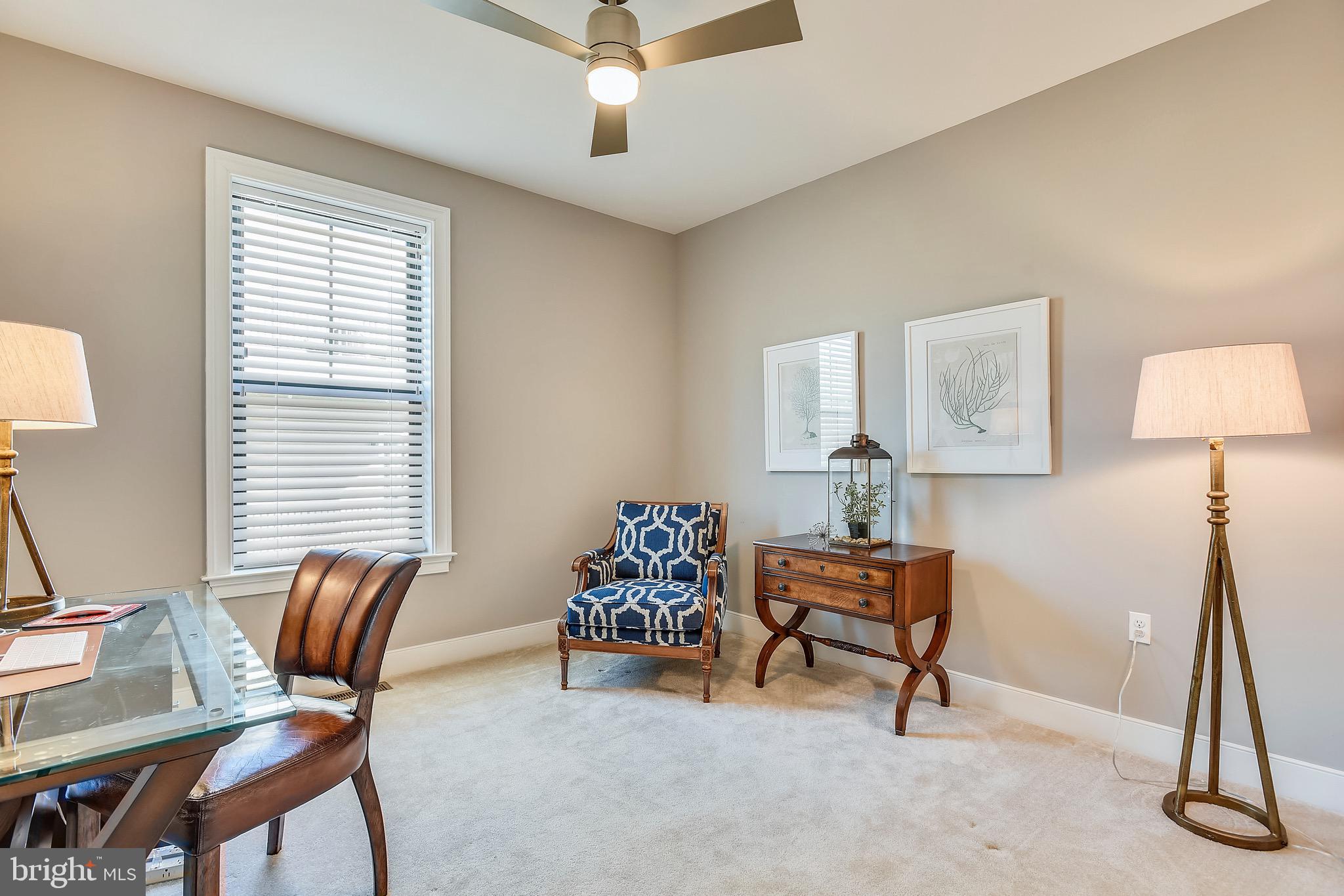 LANSDOWNE SQUARE - Residential