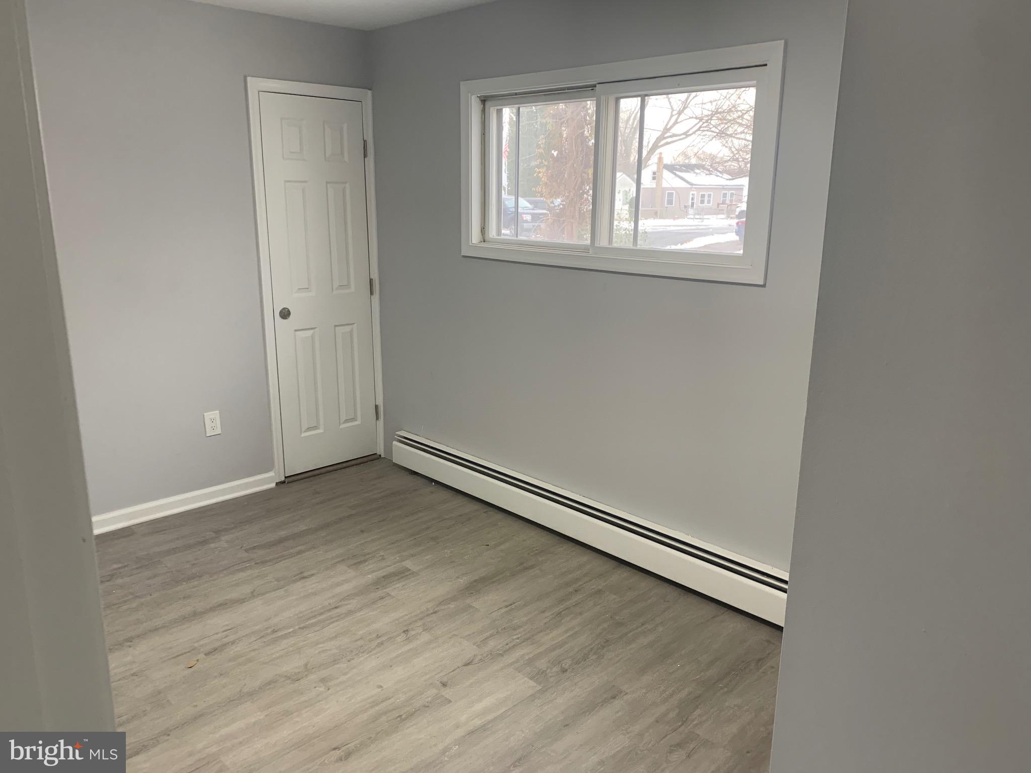 MIDDLE RIVER - Residential