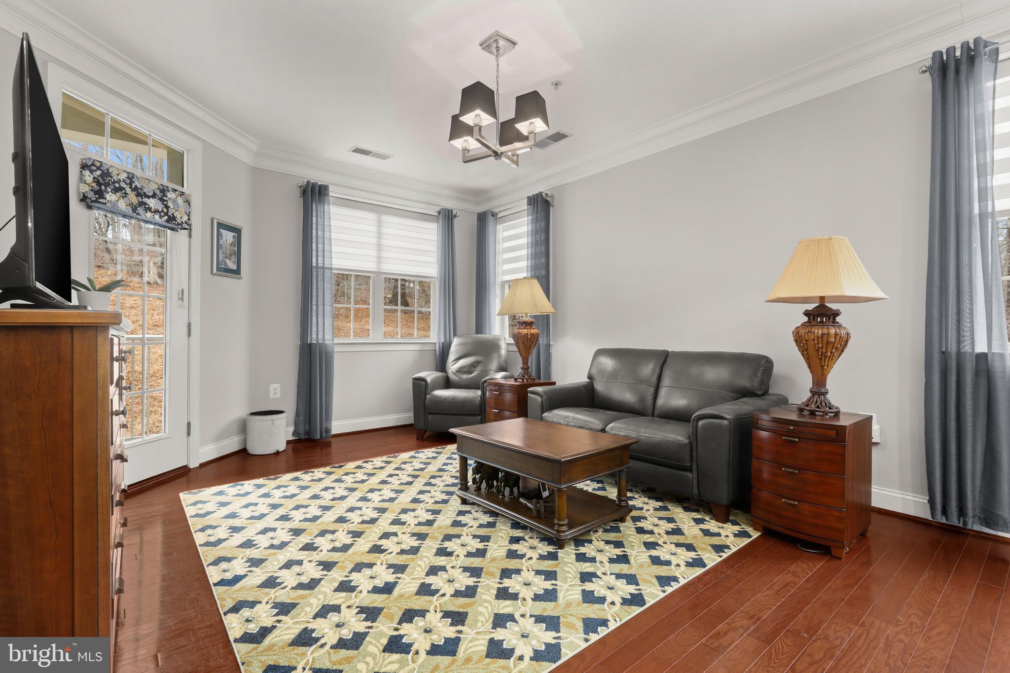 MACPHAIL WOODS - Residential