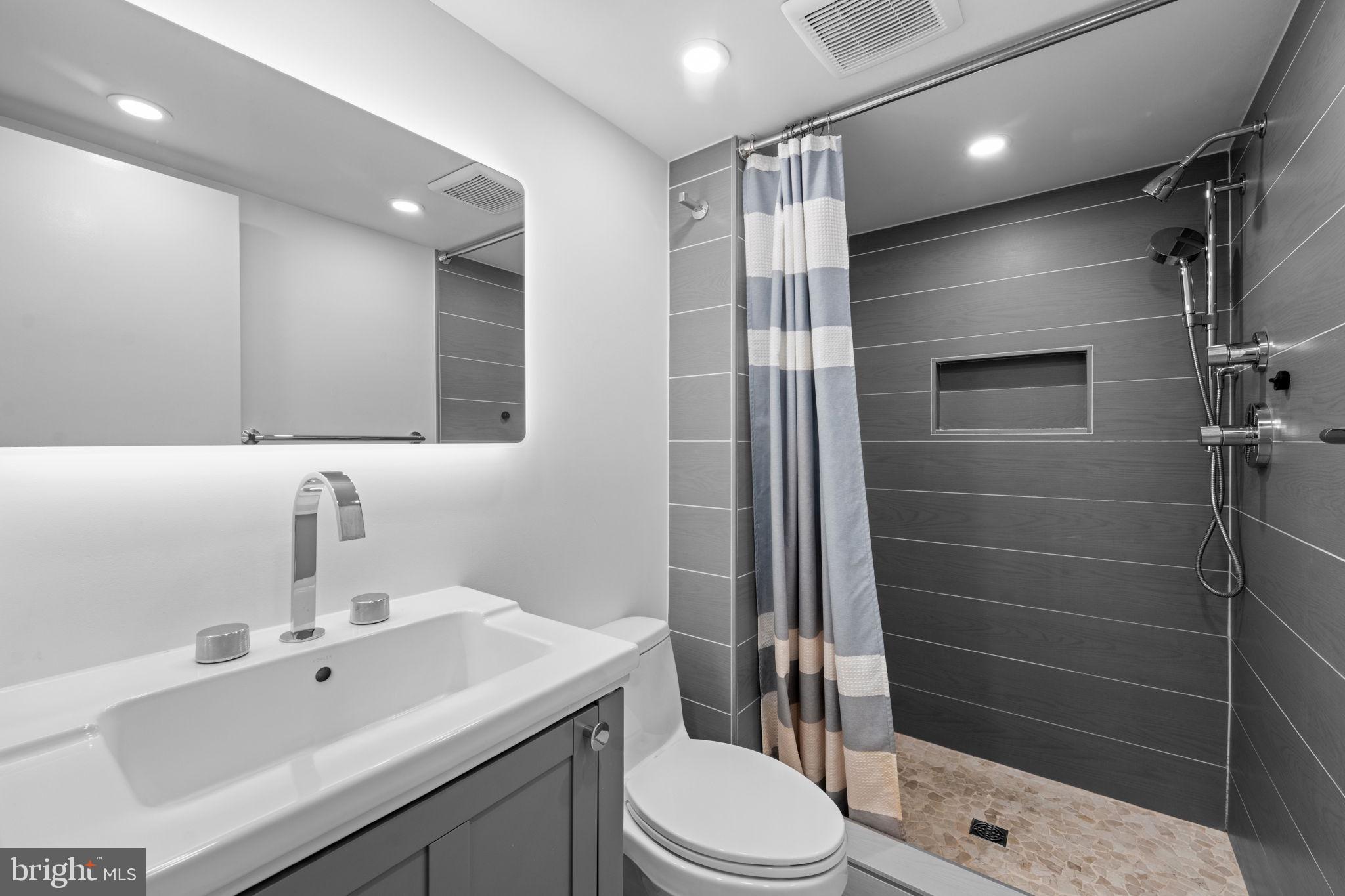 CHEVY CHASE - Residential