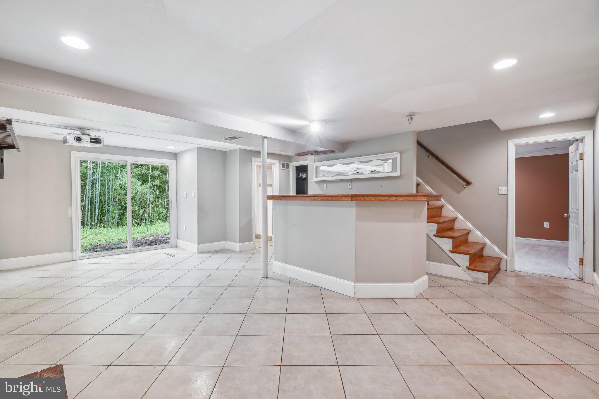 DALE CITY - Residential Lease