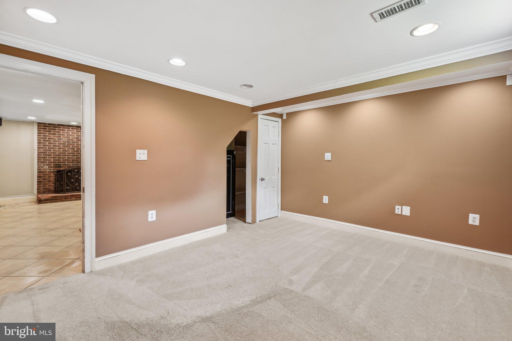 DALE CITY - Residential Lease