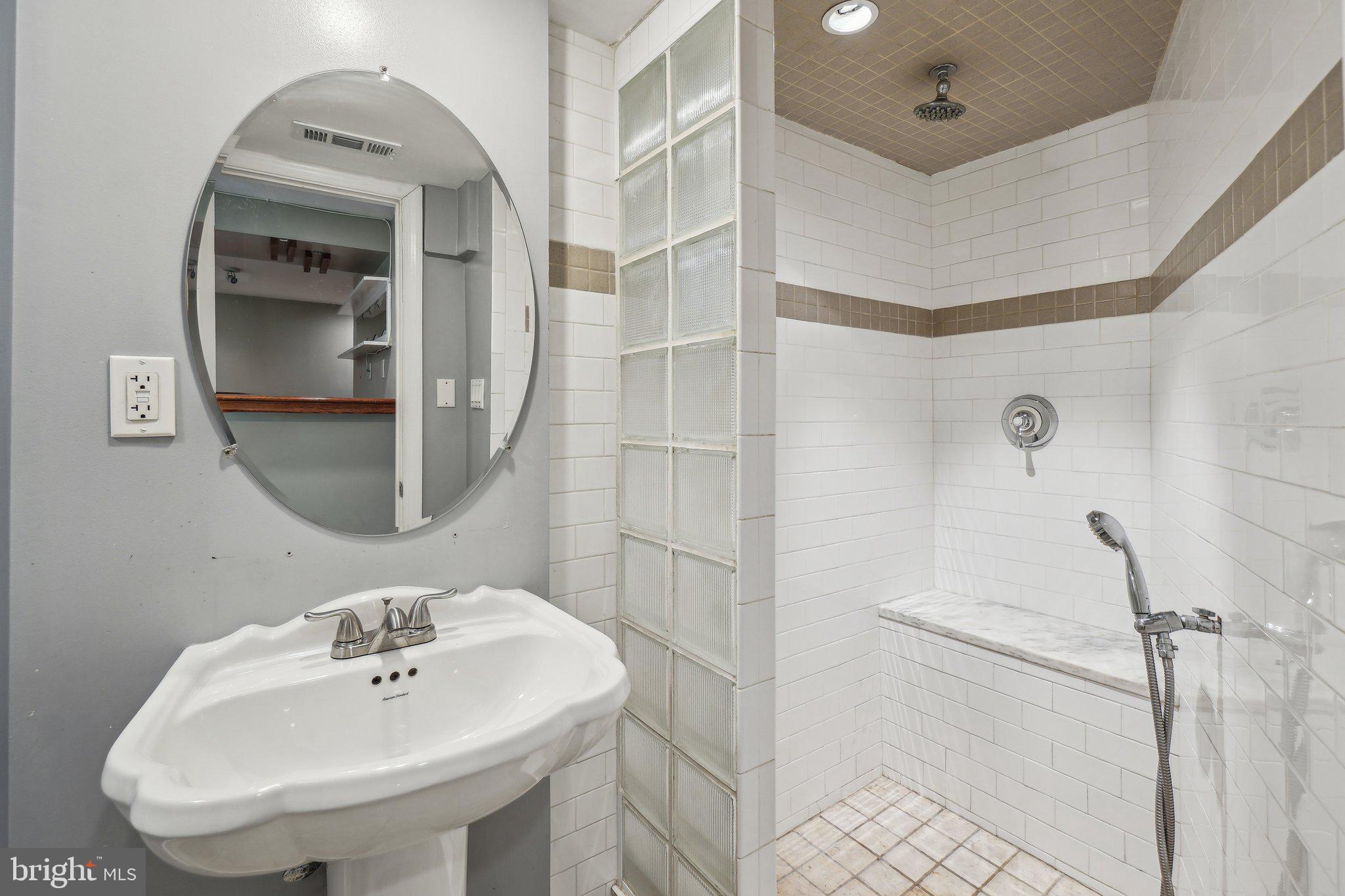 DALE CITY - Residential Lease