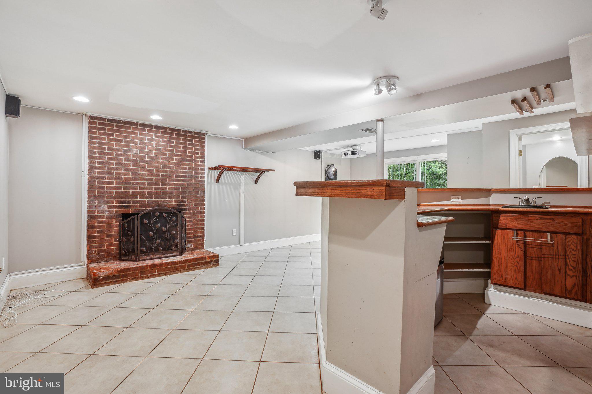 DALE CITY - Residential Lease